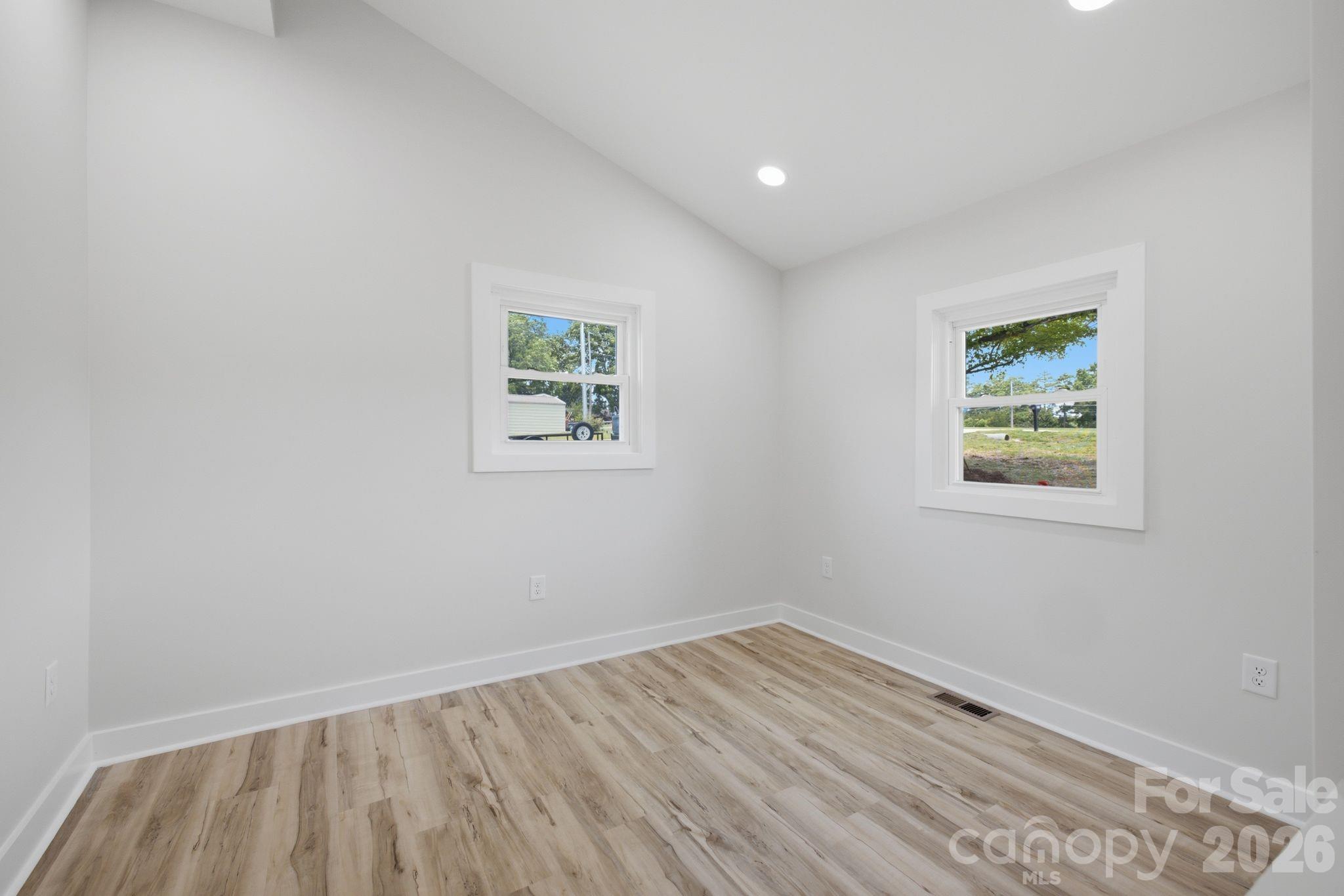 2516 Riverview Road Property Photo 16
