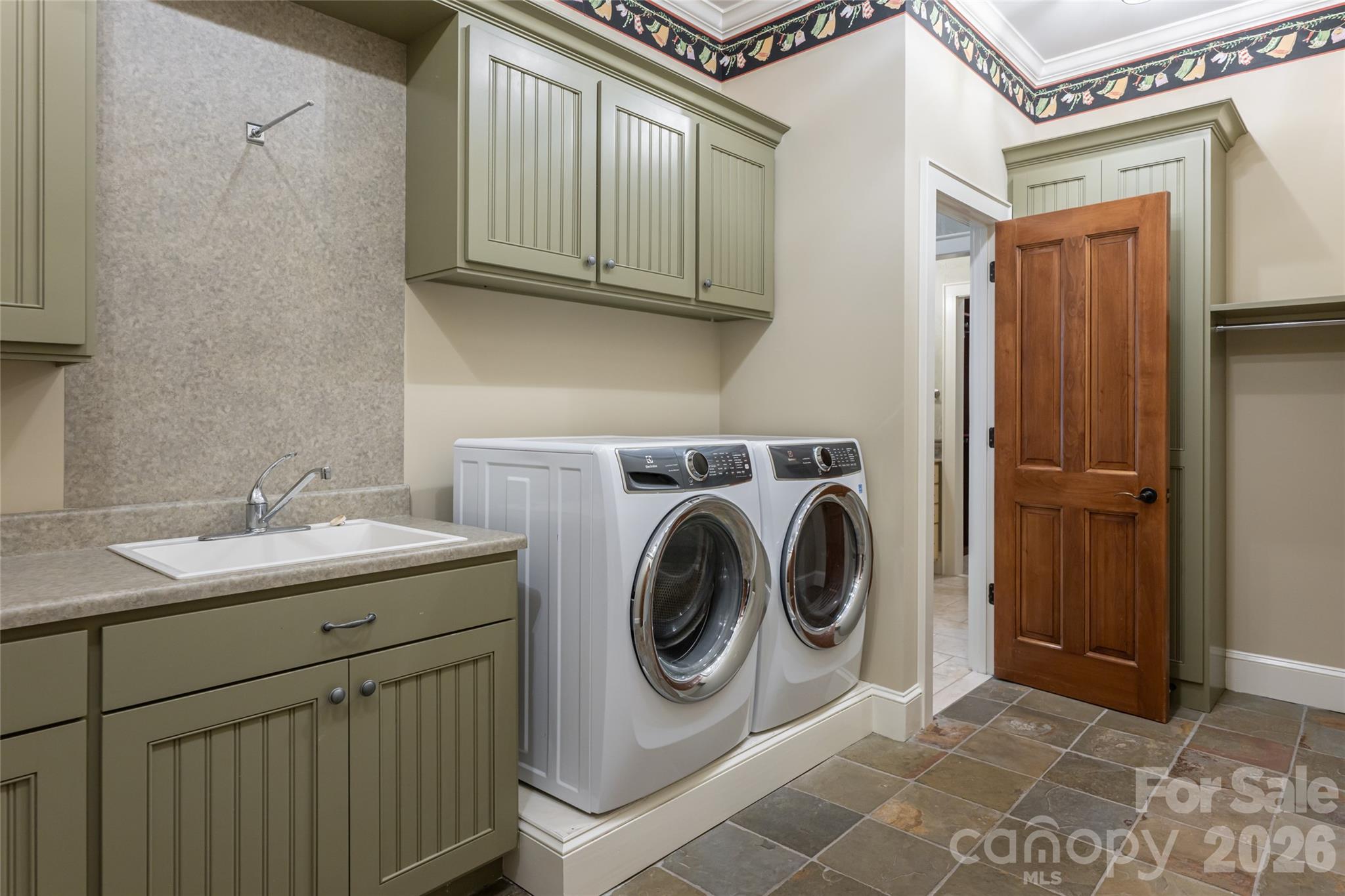 1116 Perch Fly Court Property Photo 27