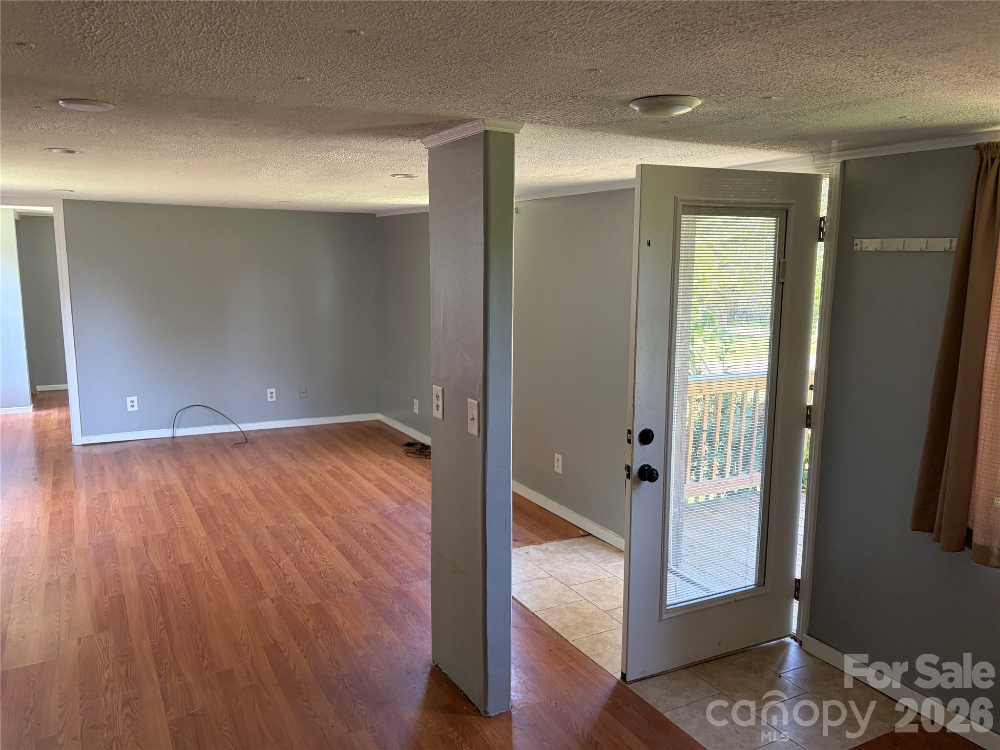 5027 Lineberger Loop Road Property Photo 2