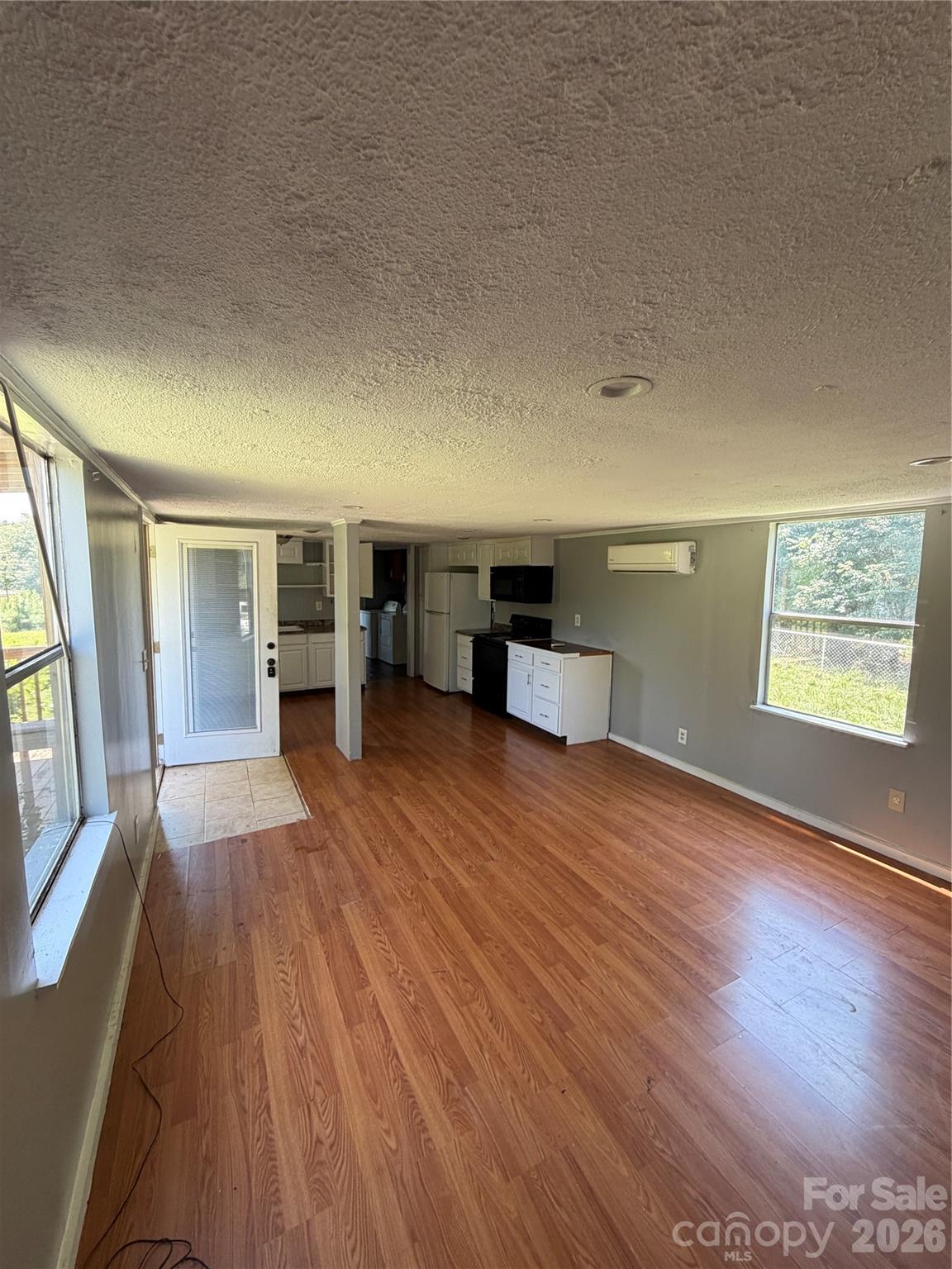 5027 Lineberger Loop Road Property Photo 3