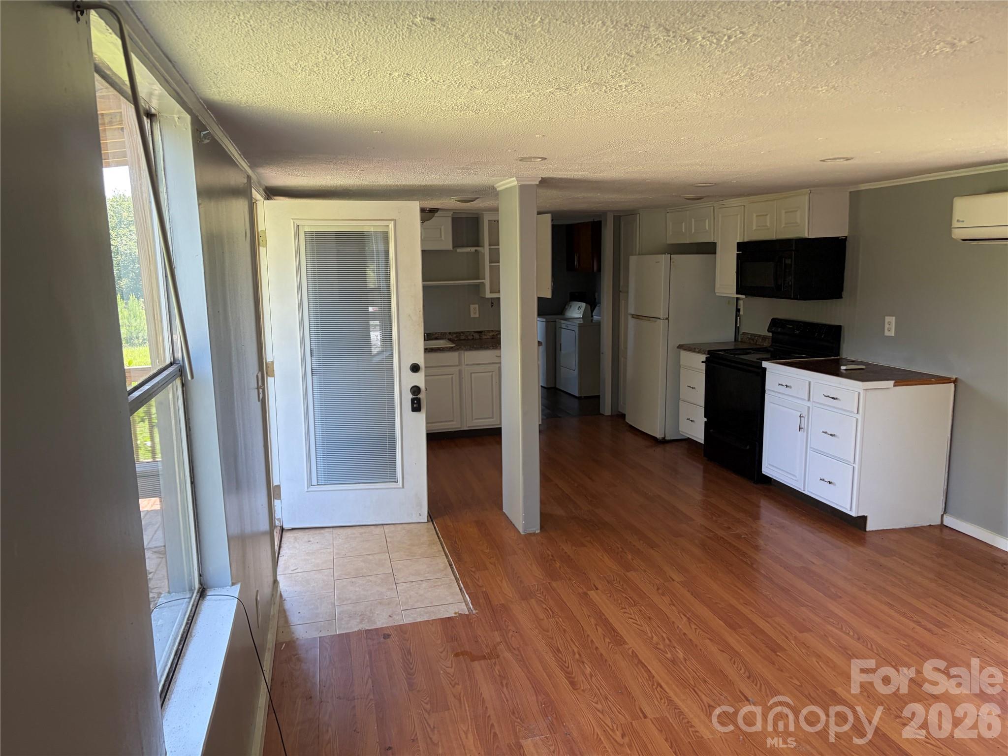 5027 Lineberger Loop Road Property Photo 8