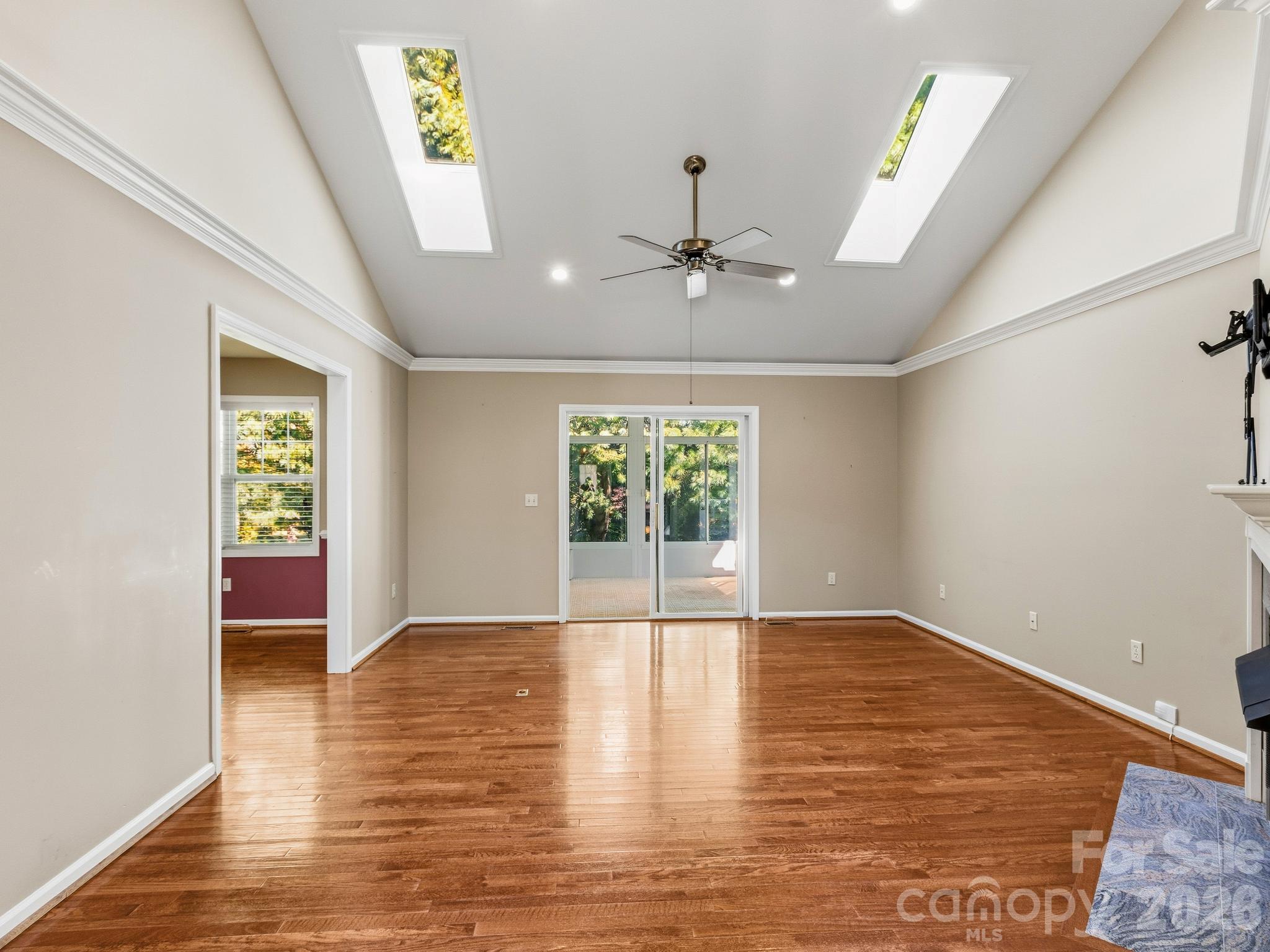 286 Charlestown Drive Property Photo 2