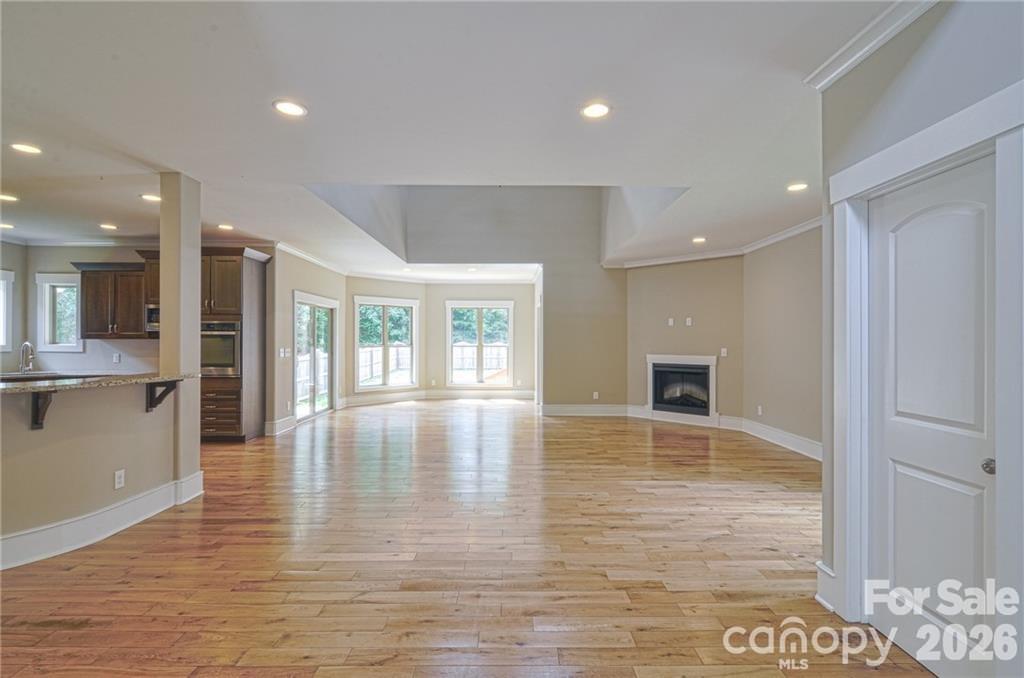 10136 Fairlea Drive Property Photo 6