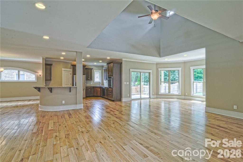 10136 Fairlea Drive Property Photo 9