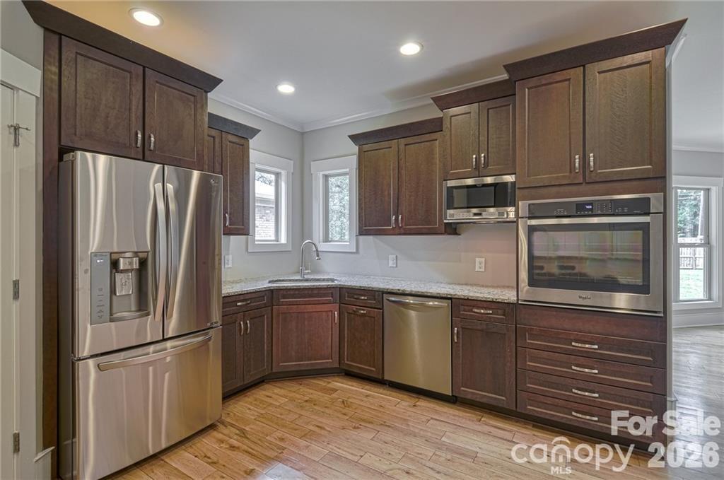 10136 Fairlea Drive Property Photo 11