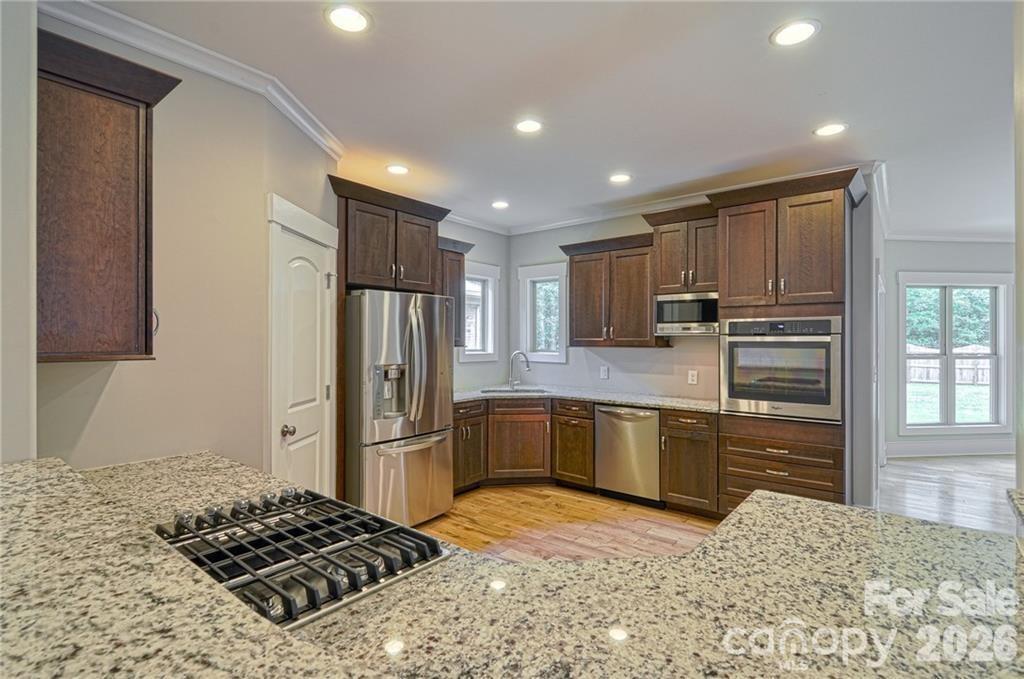 10136 Fairlea Drive Property Photo 12