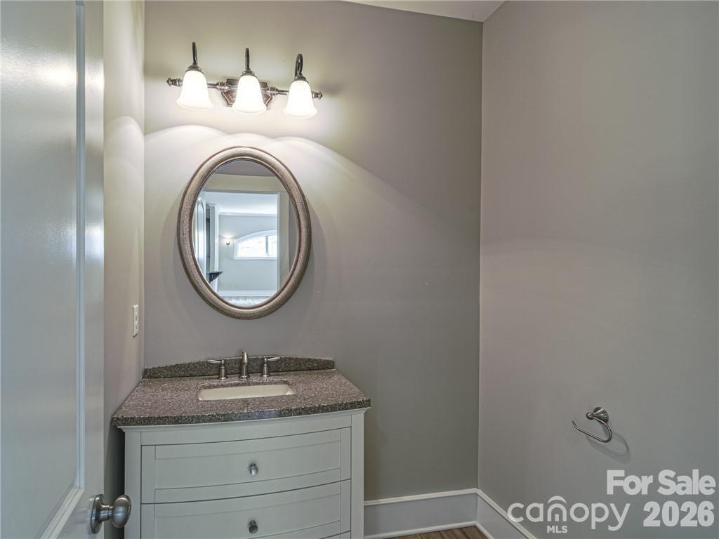 10136 Fairlea Drive Property Photo 14