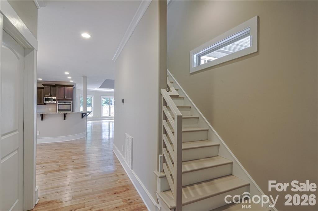 10136 Fairlea Drive Property Photo 15