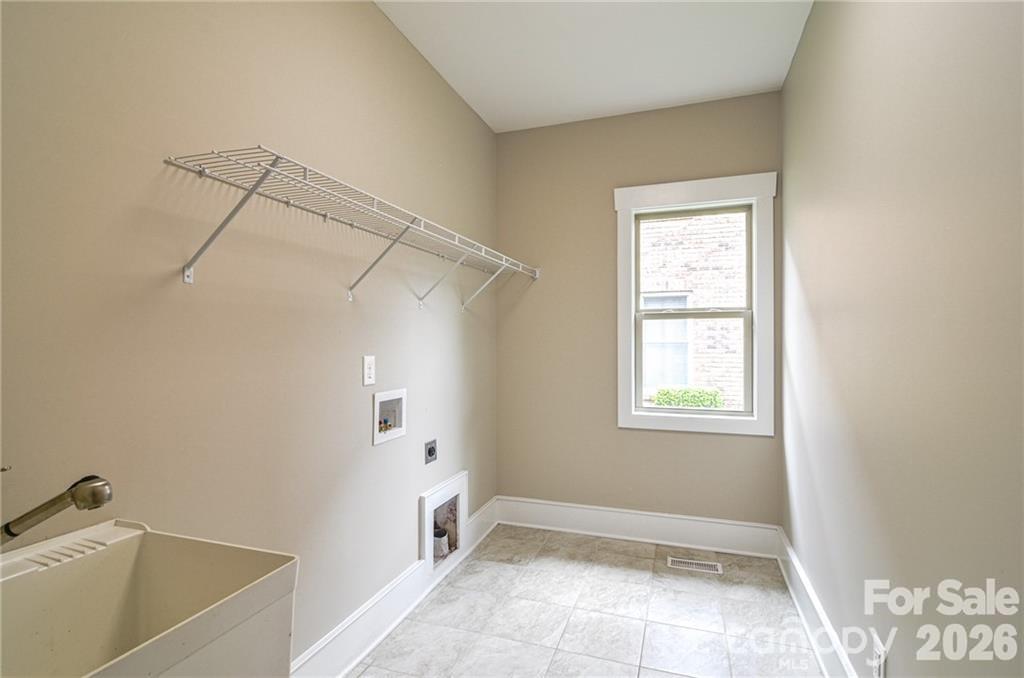 10136 Fairlea Drive Property Photo 23