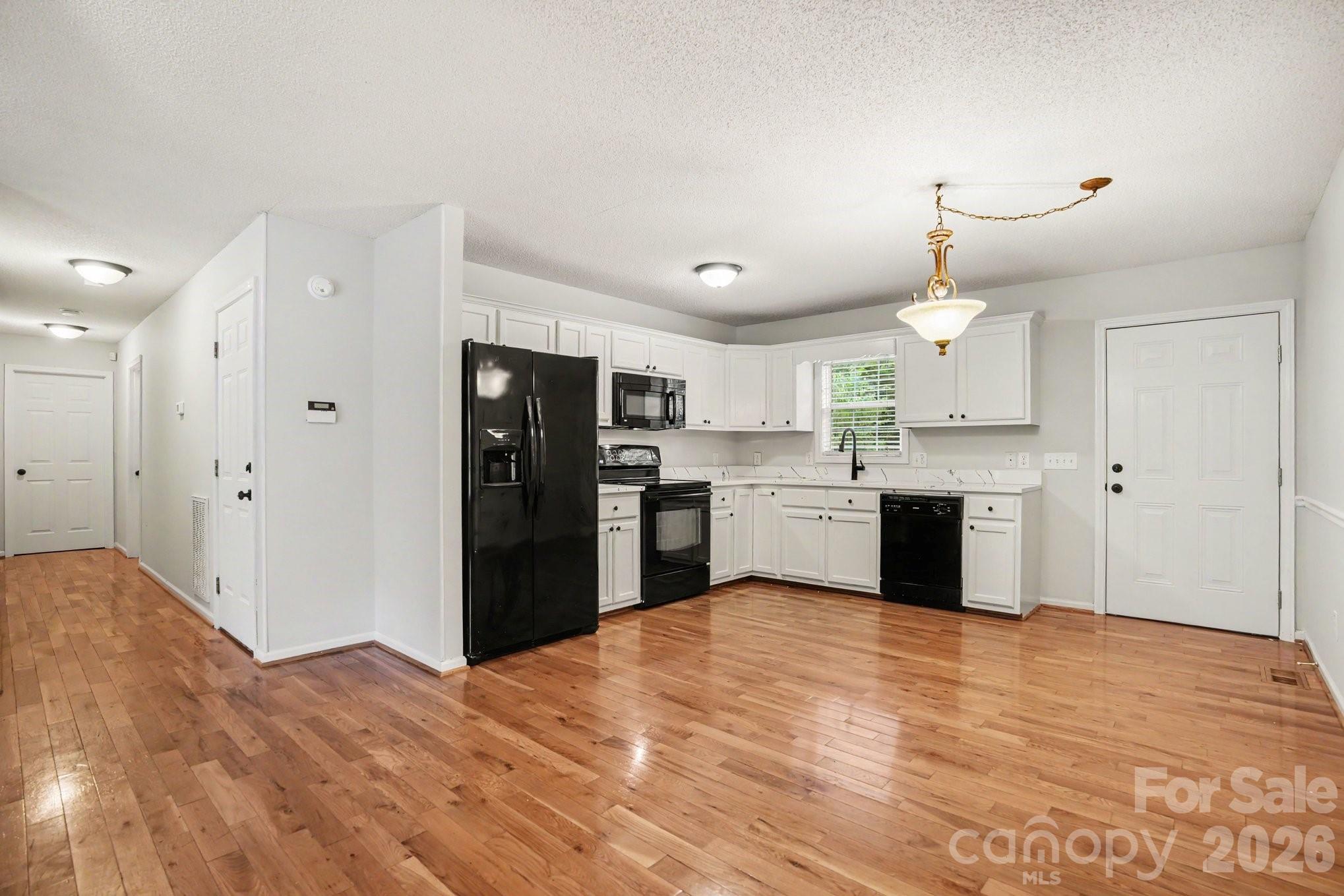 2466 Wilderness Lane Property Photo 2