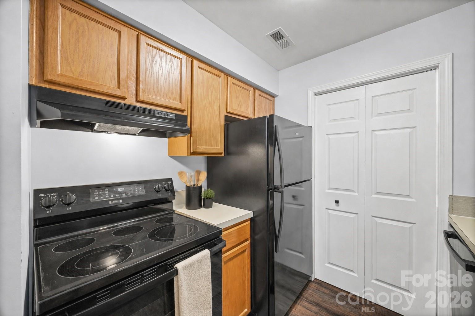 8119 Tremaine Court Unit E Property Photo 4