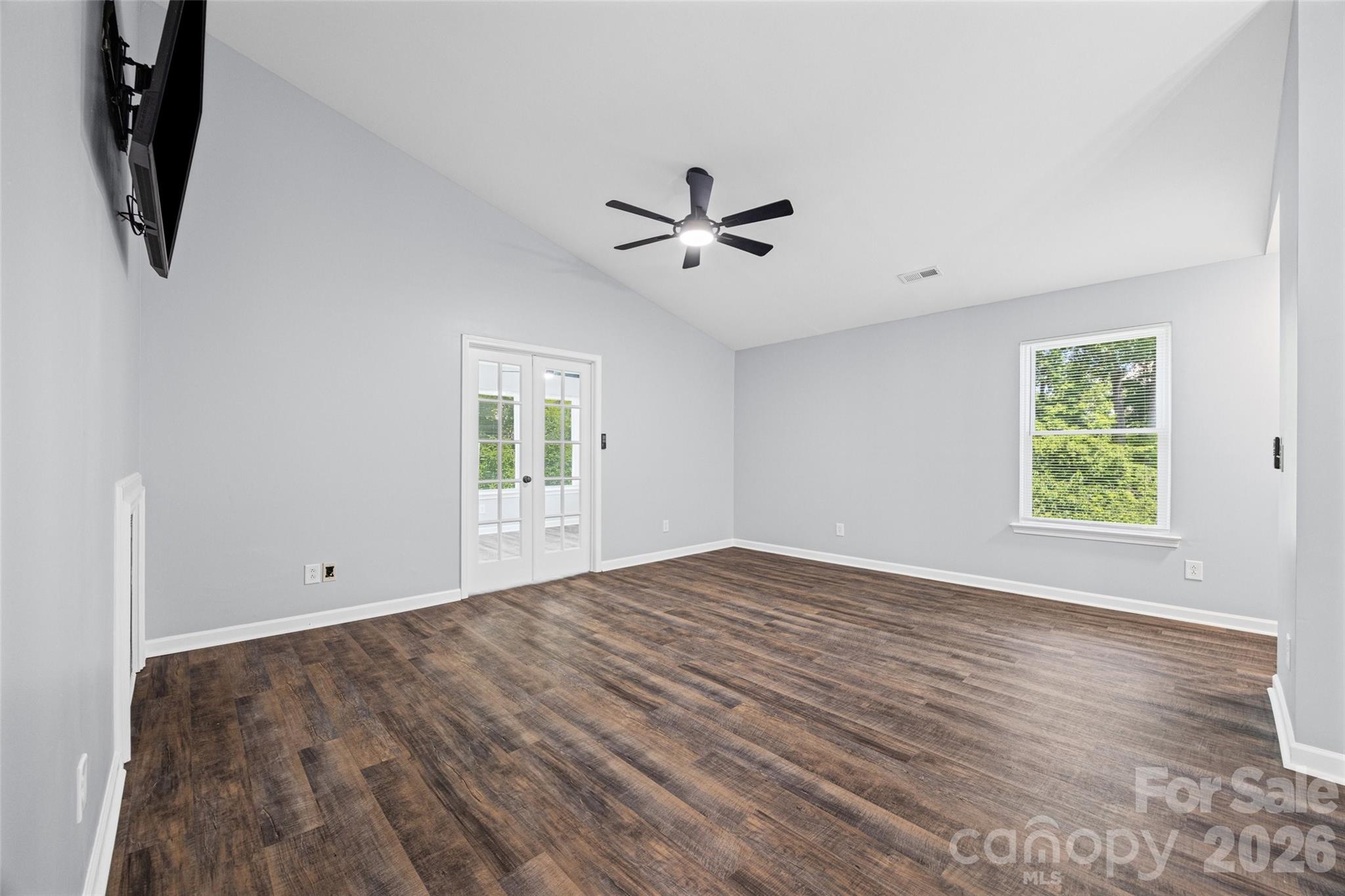 8119 Tremaine Court Unit E Property Photo 13