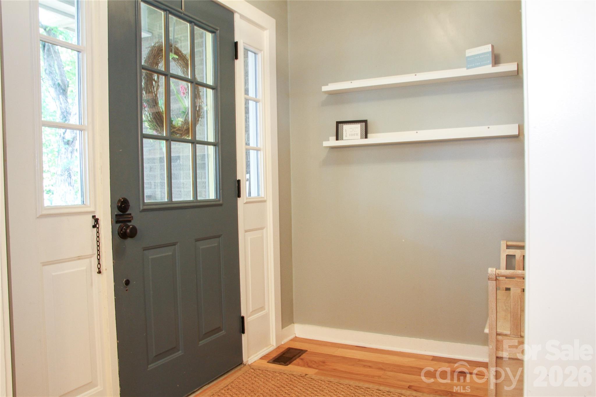 7947 Lakeview Drive Property Photo 3