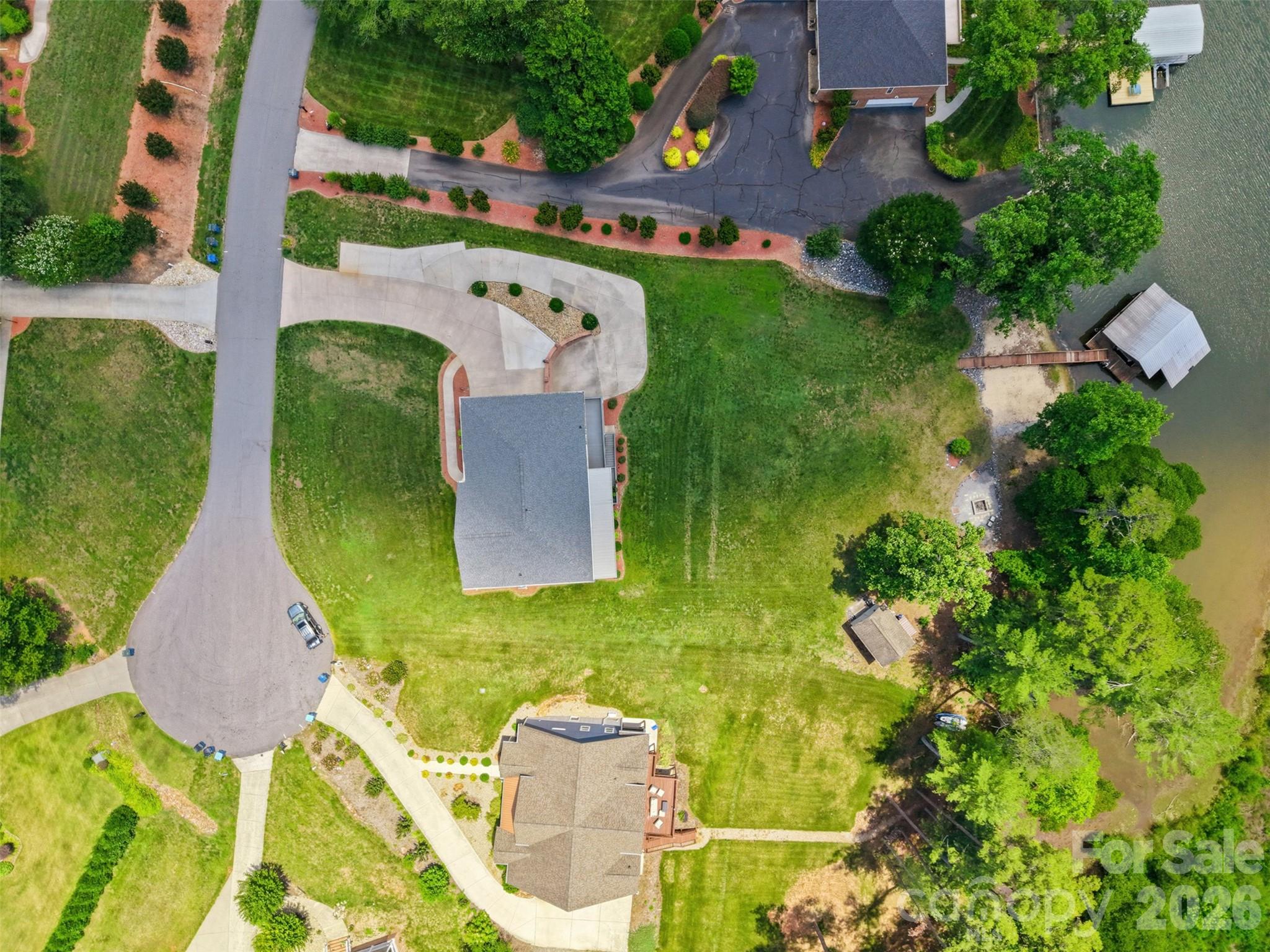 495 Windsor Drive Property Photo 4