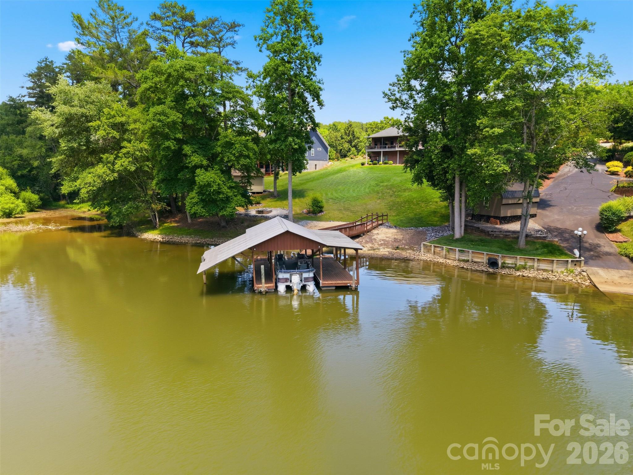 495 Windsor Drive Property Photo 5