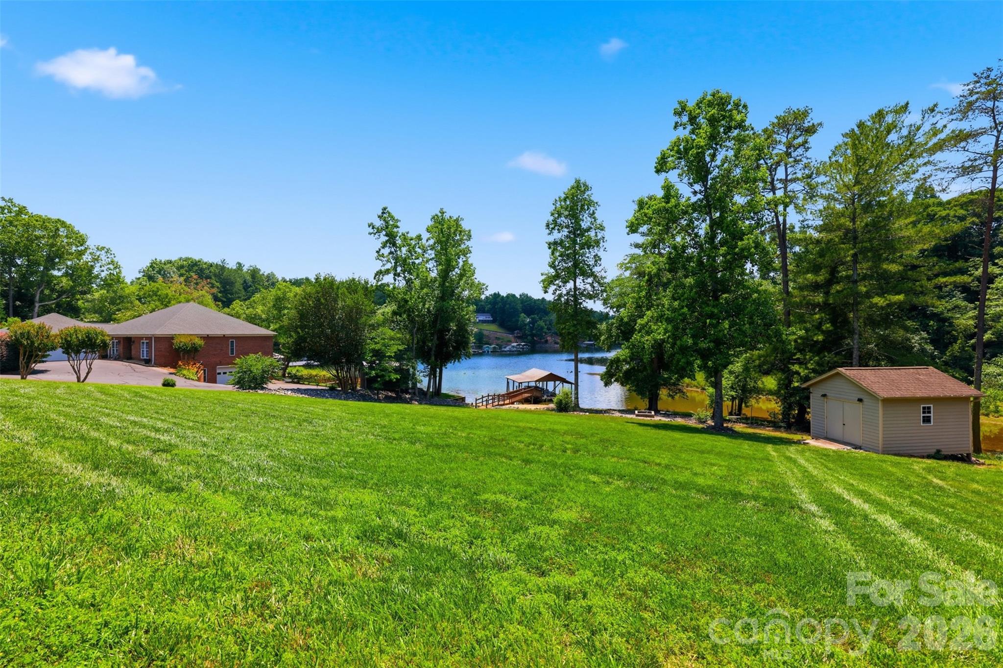 495 Windsor Drive Property Photo 8