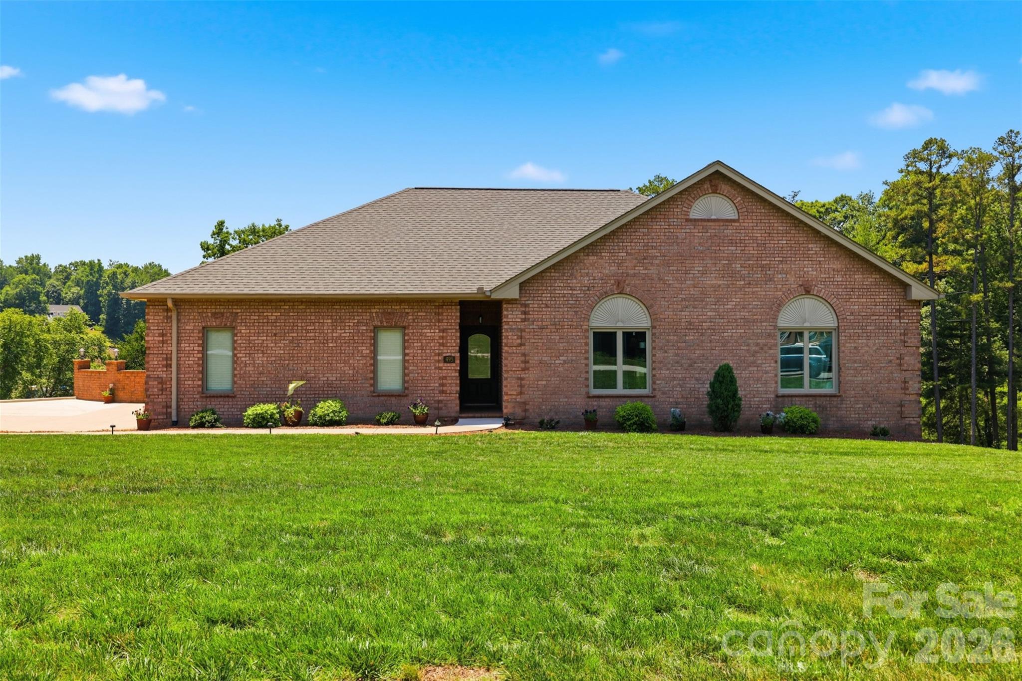495 Windsor Drive Property Photo 9