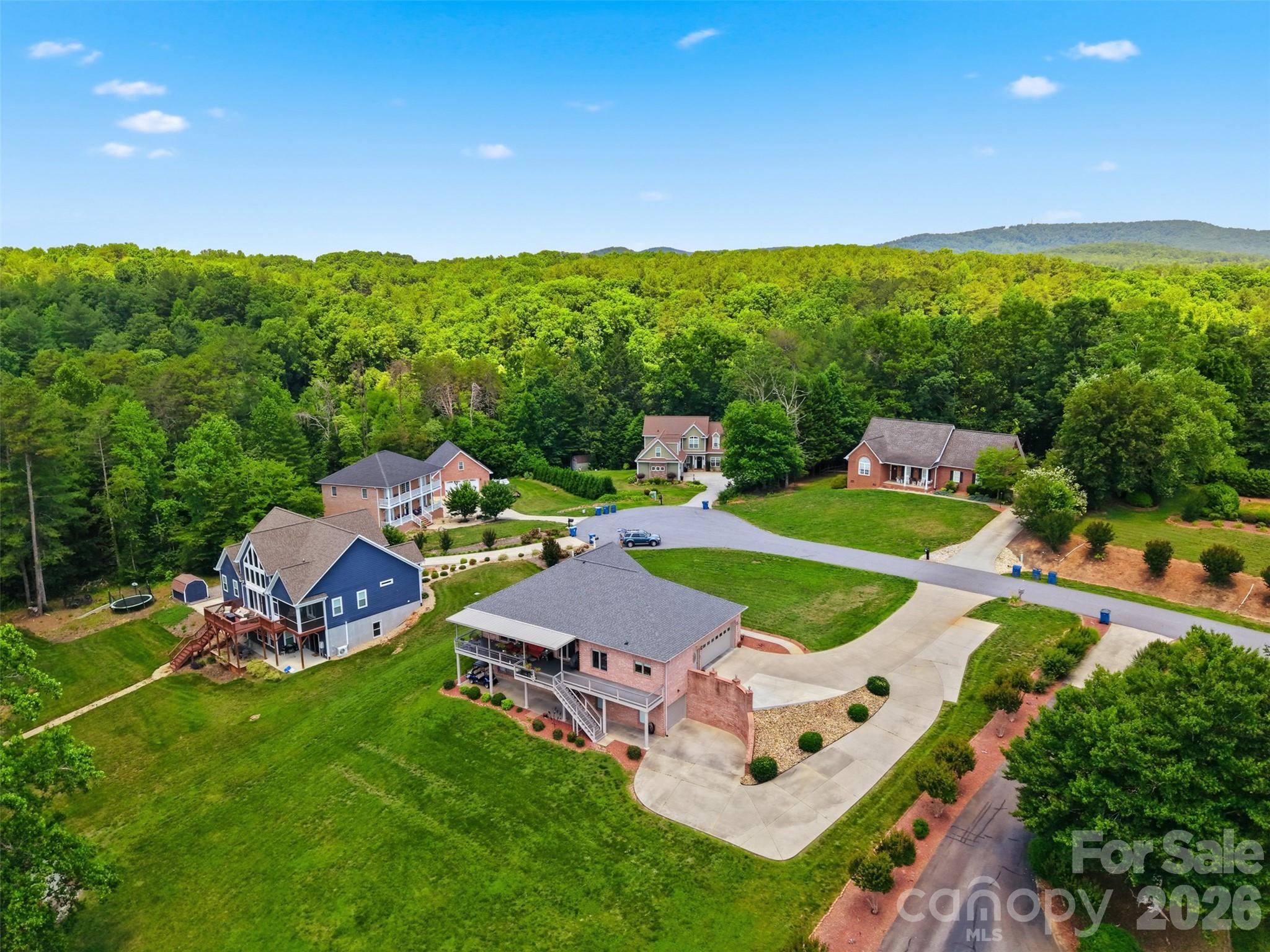 495 Windsor Drive Property Photo 11