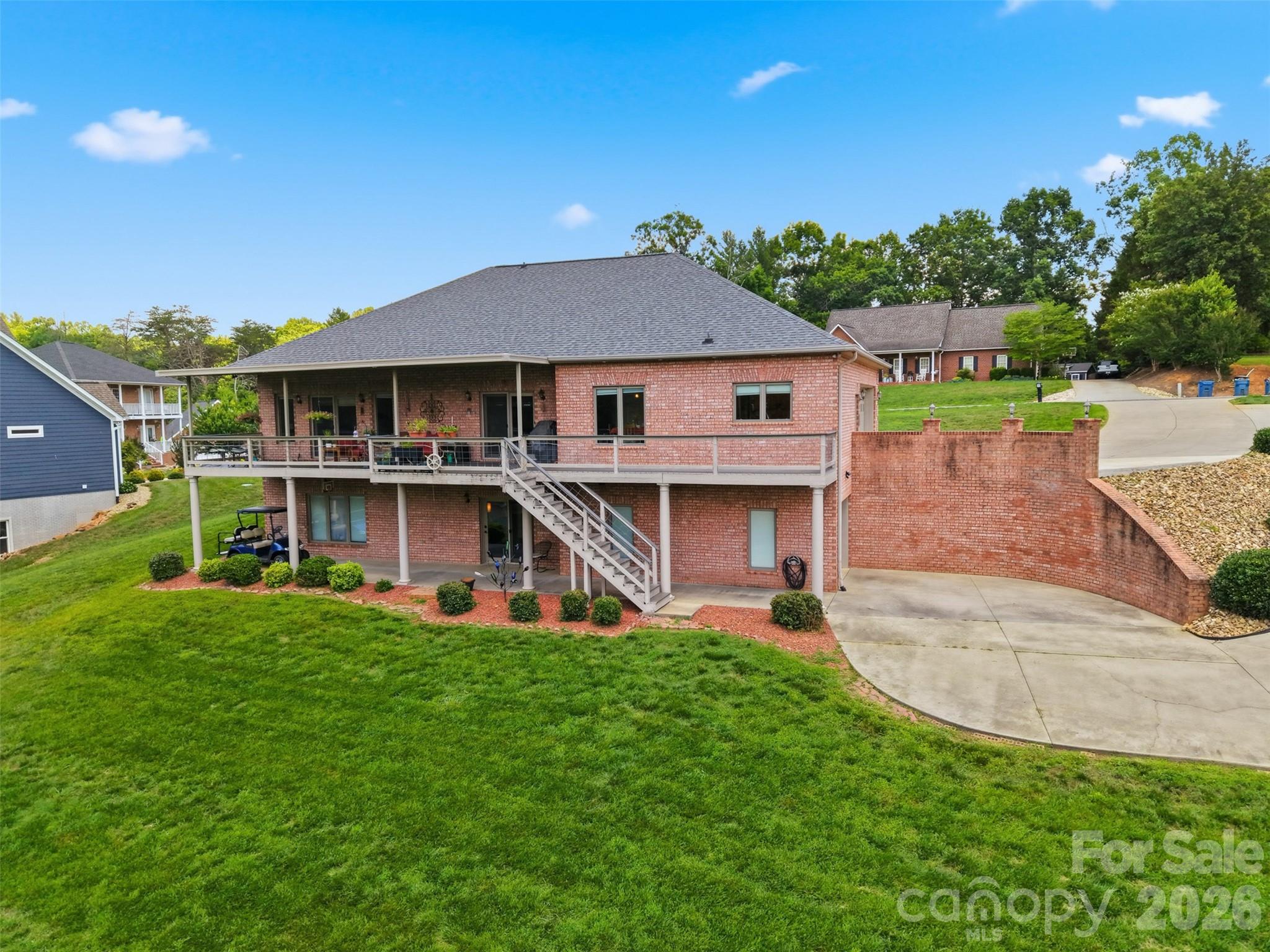 495 Windsor Drive Property Photo 15