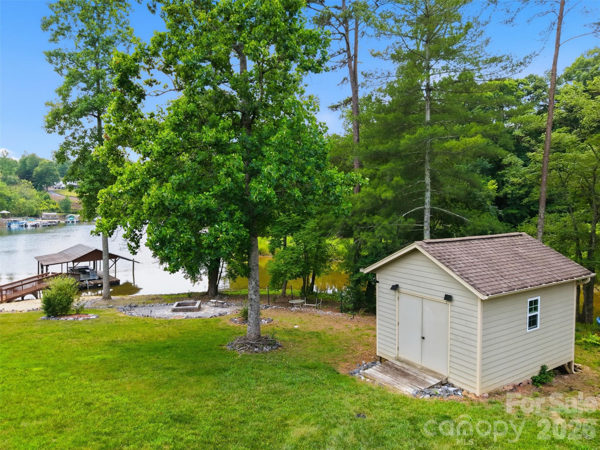 495 Windsor Drive Property Photo 16