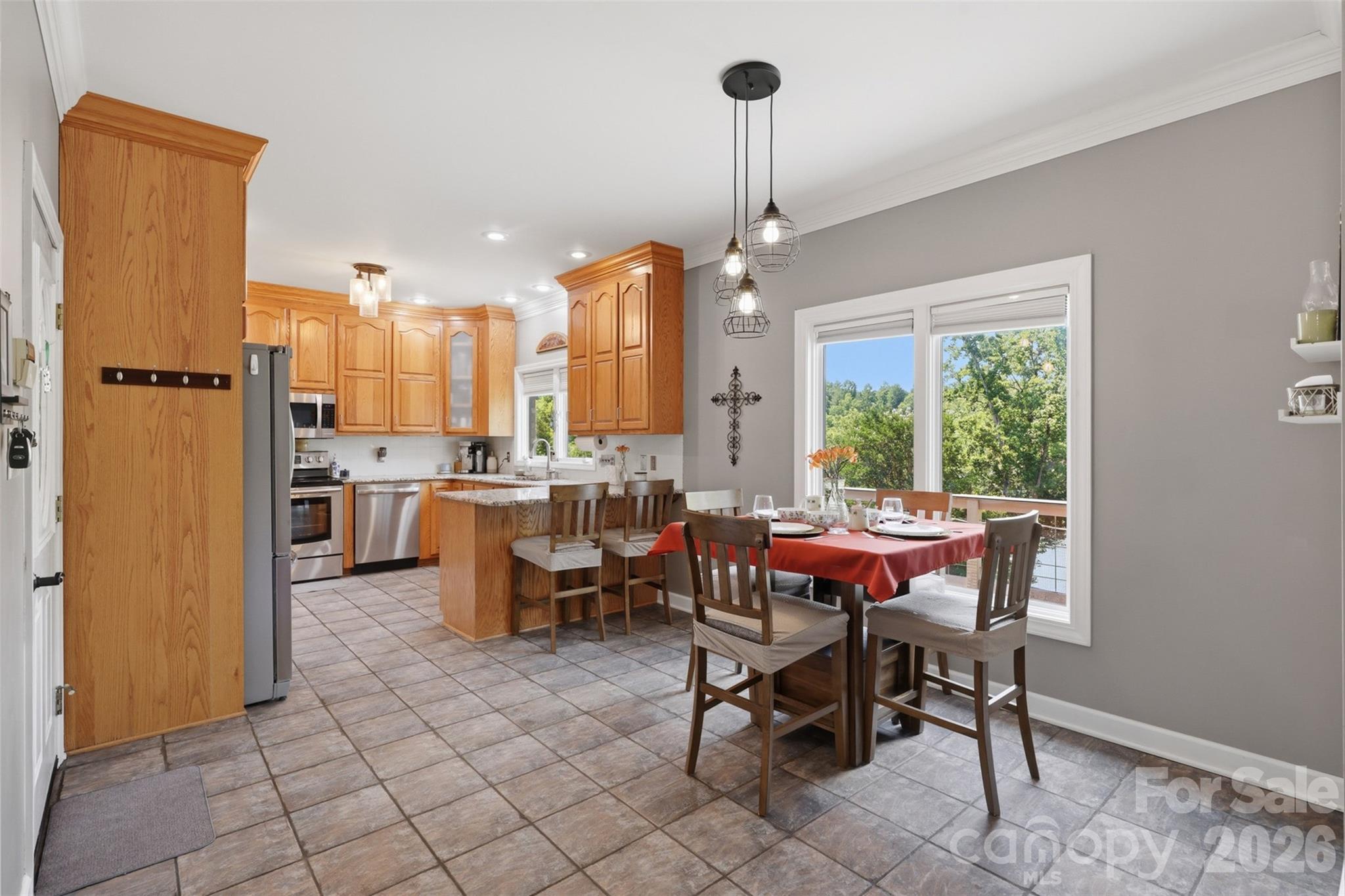 495 Windsor Drive Property Photo 23