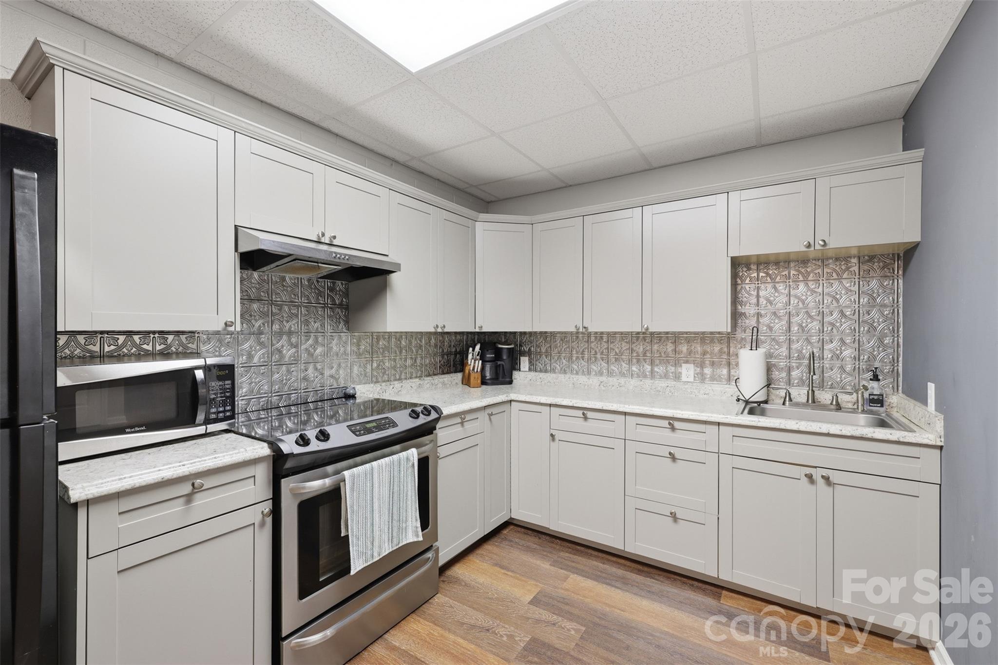 495 Windsor Drive Property Photo 43