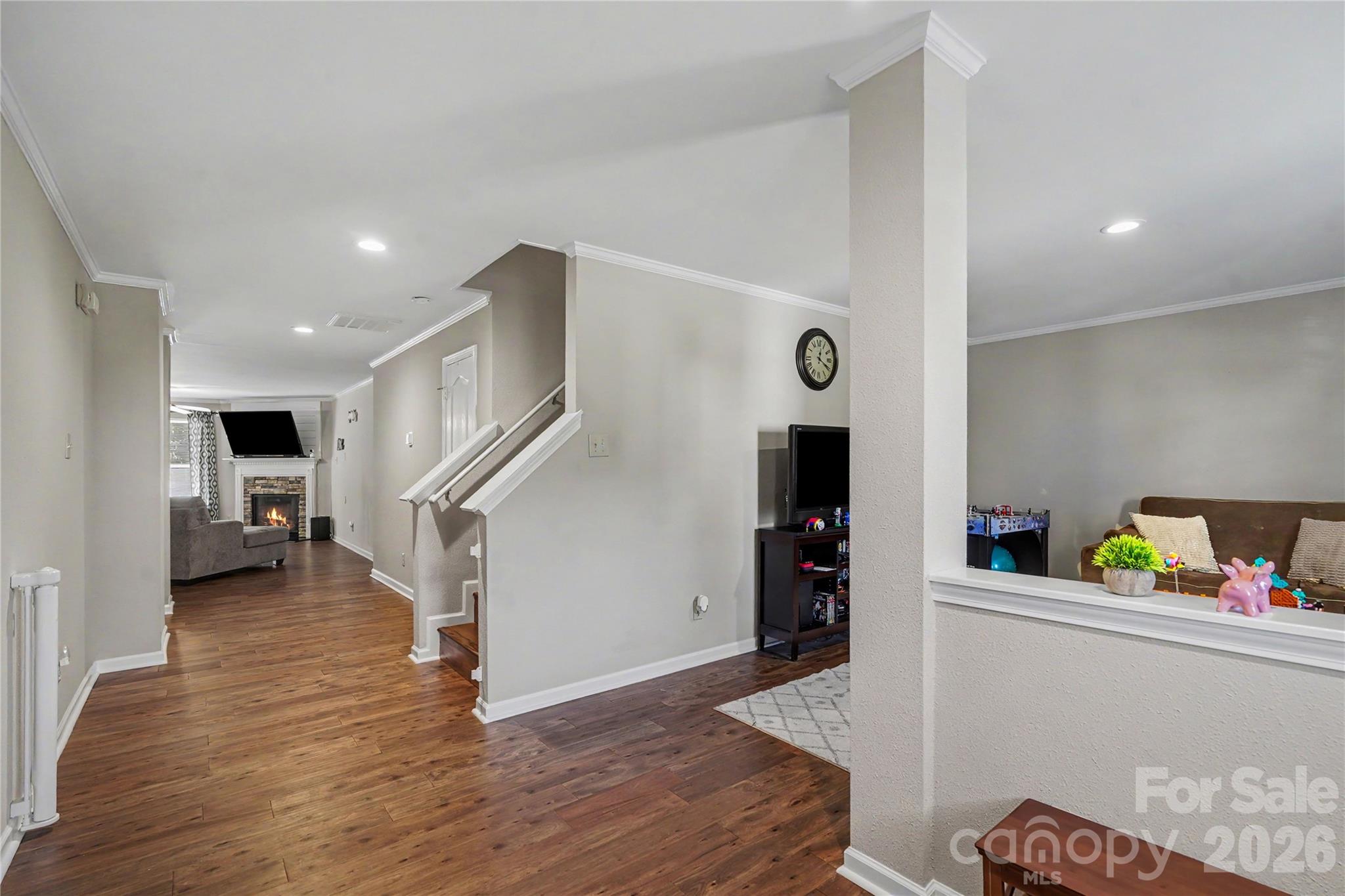 1729 Red Bird Circle Property Photo 2