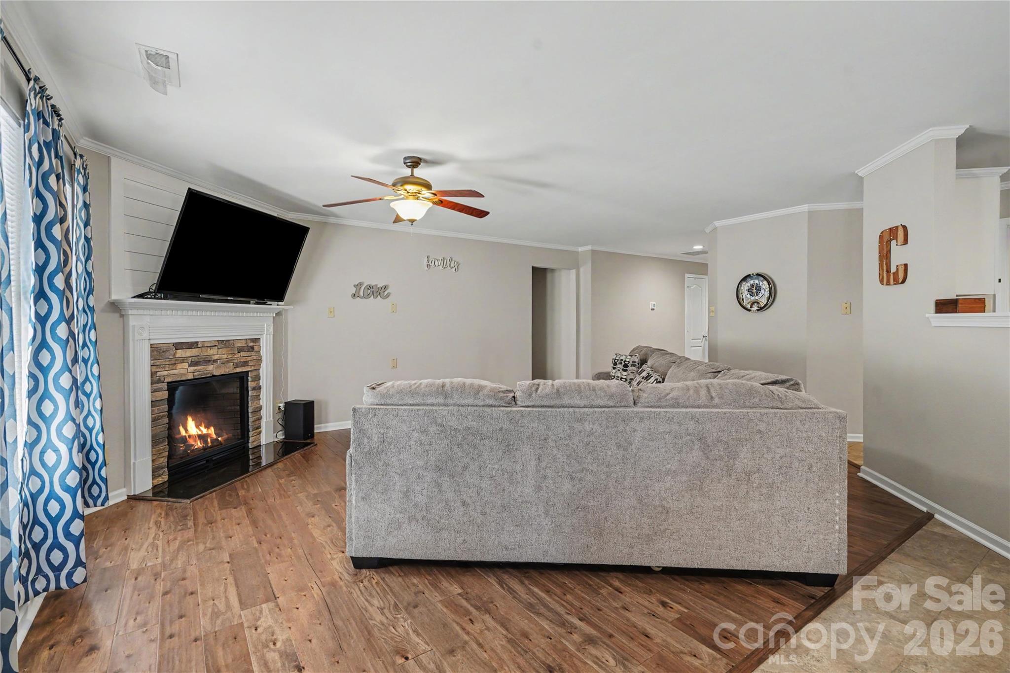 1729 Red Bird Circle Property Photo 4