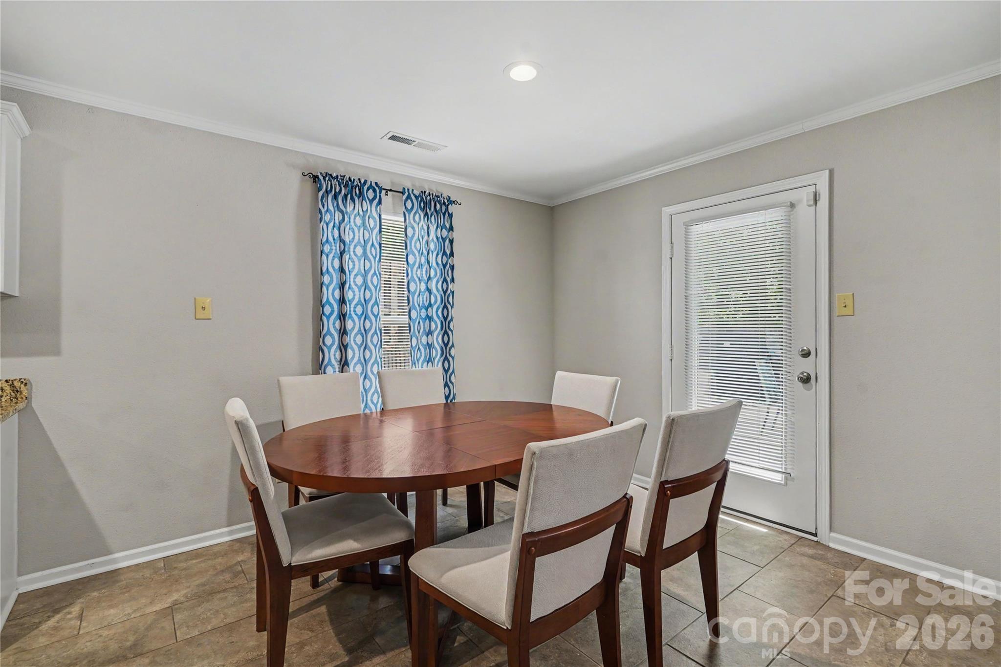 1729 Red Bird Circle Property Photo 5