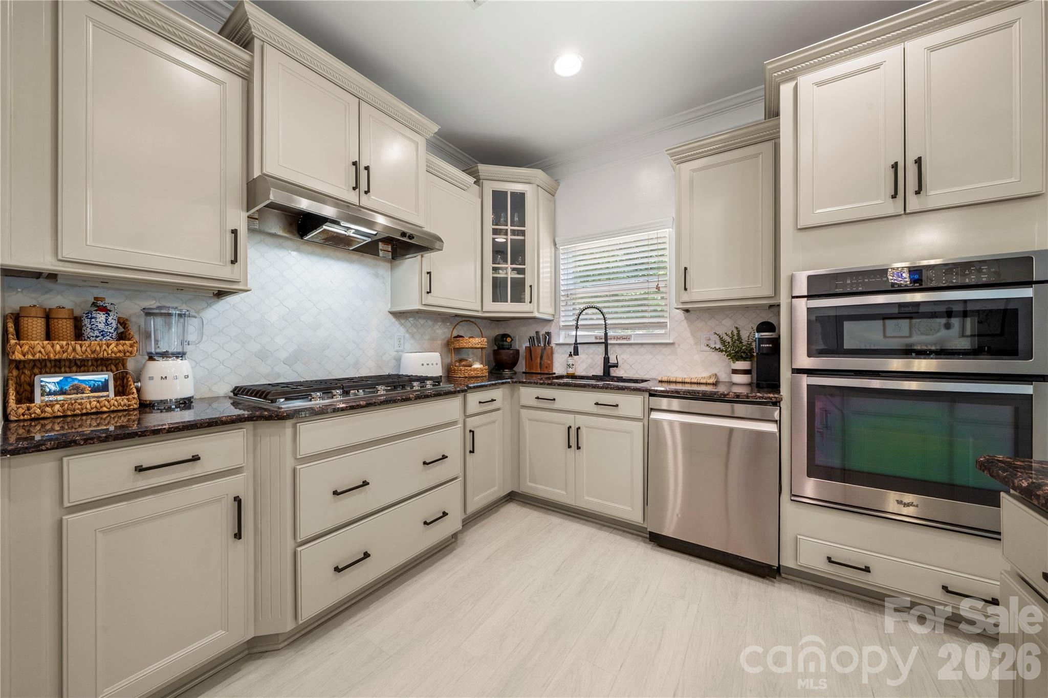 724 Balboa Court Property Photo 1