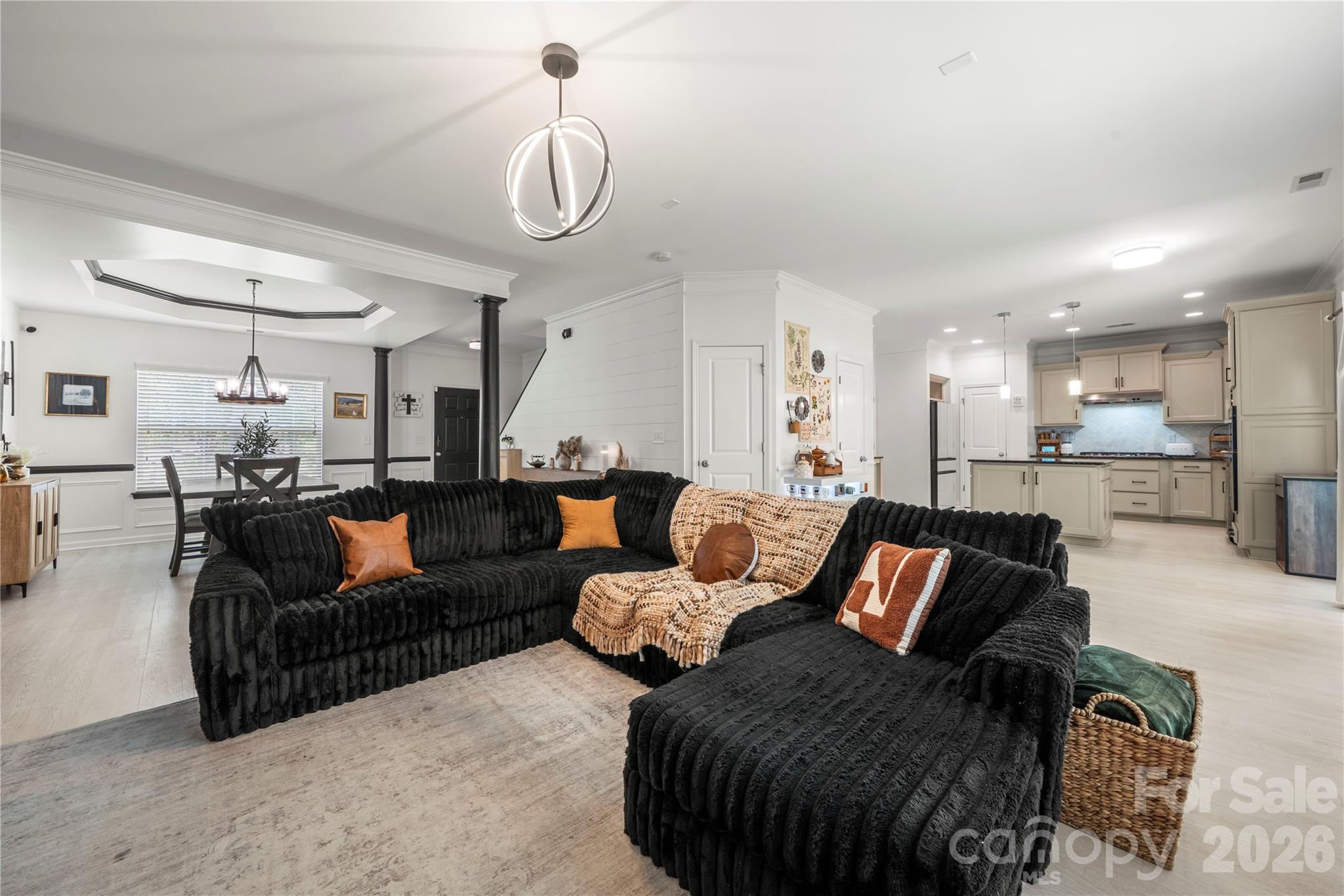 724 Balboa Court Property Photo 4