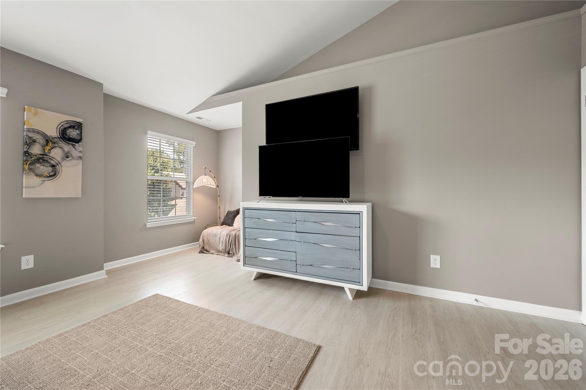 724 Balboa Court Property Photo 28