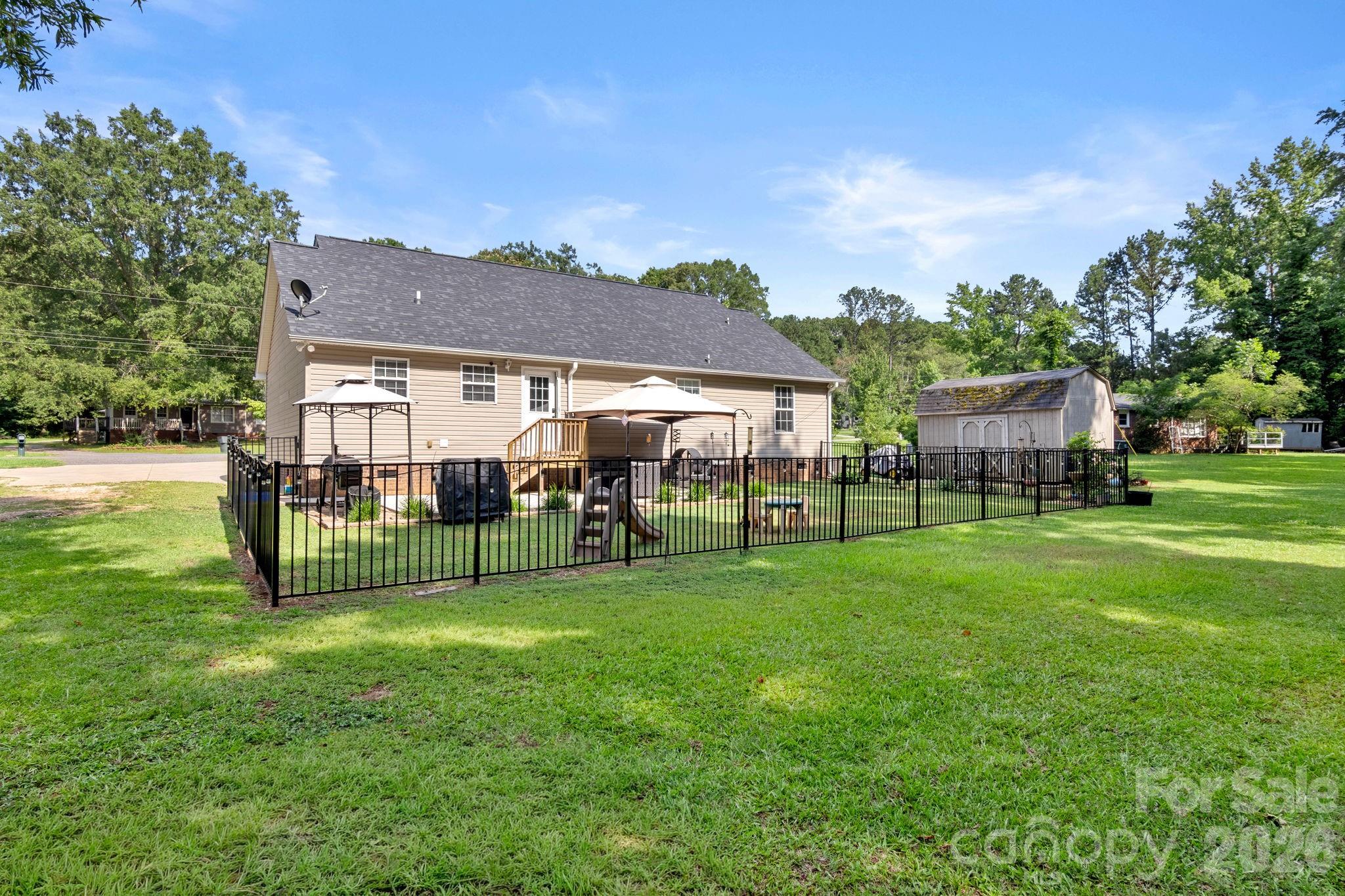 510 Roberts Avenue Property Photo 25