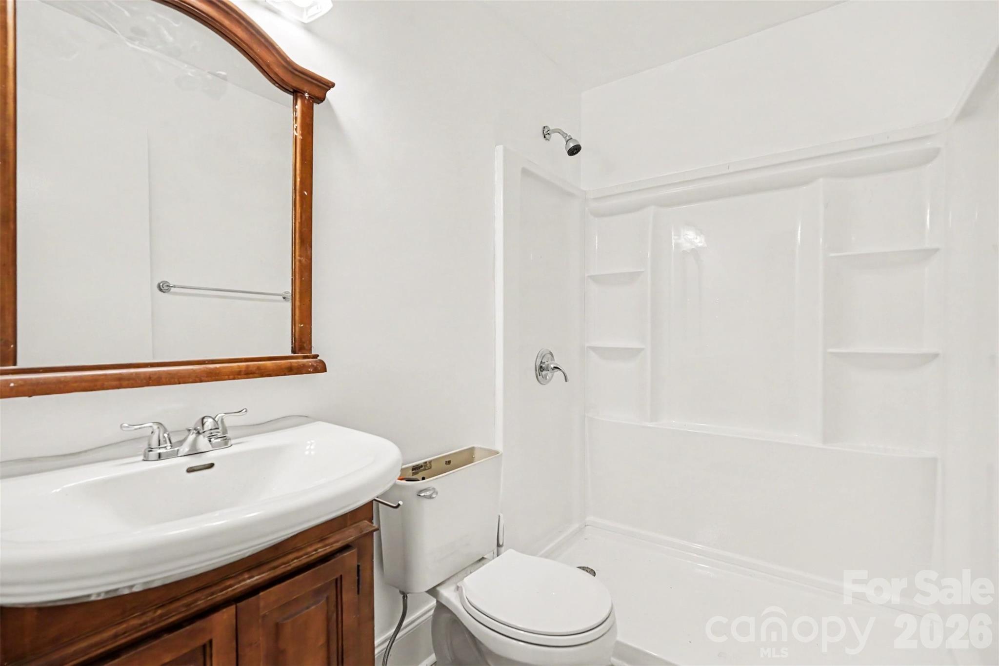 2518 E 7th Street Property Photo 4