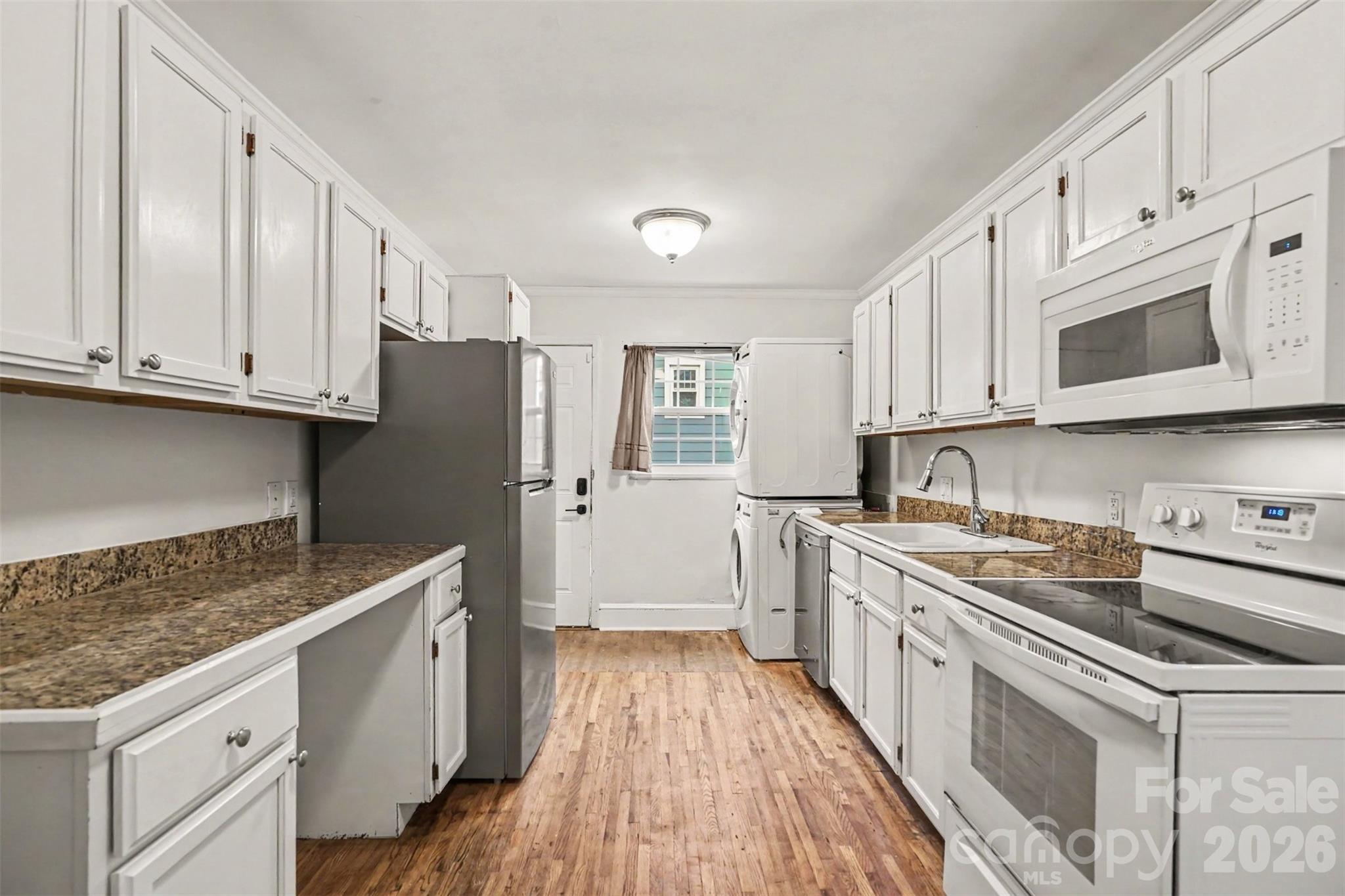2518 E 7th Street Property Photo 5
