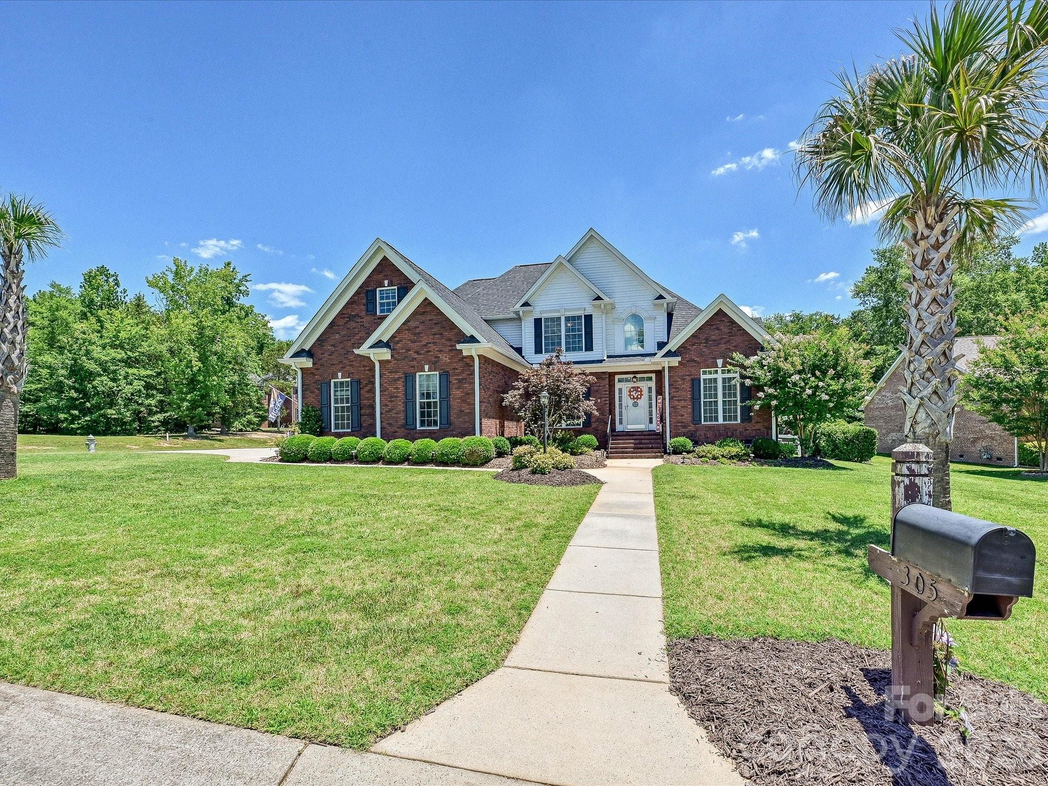 305 Spurs Court Property Photo 1