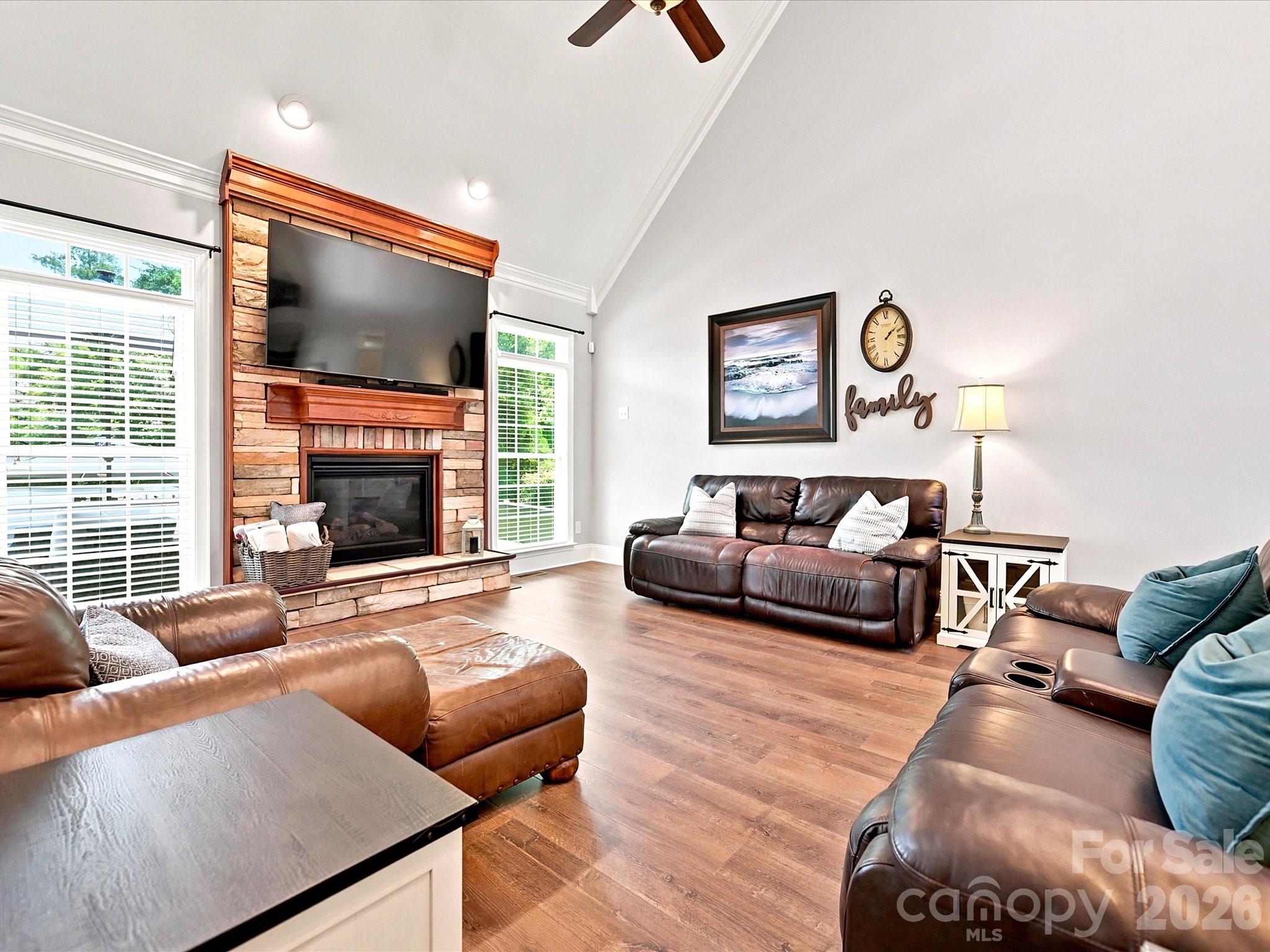 305 Spurs Court Property Photo 4