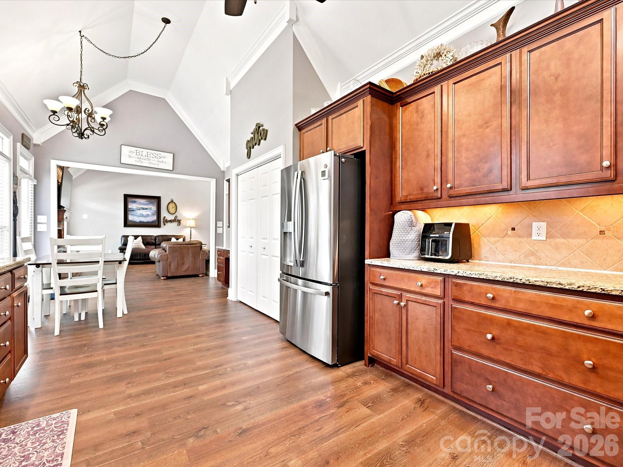 305 Spurs Court Property Photo 13