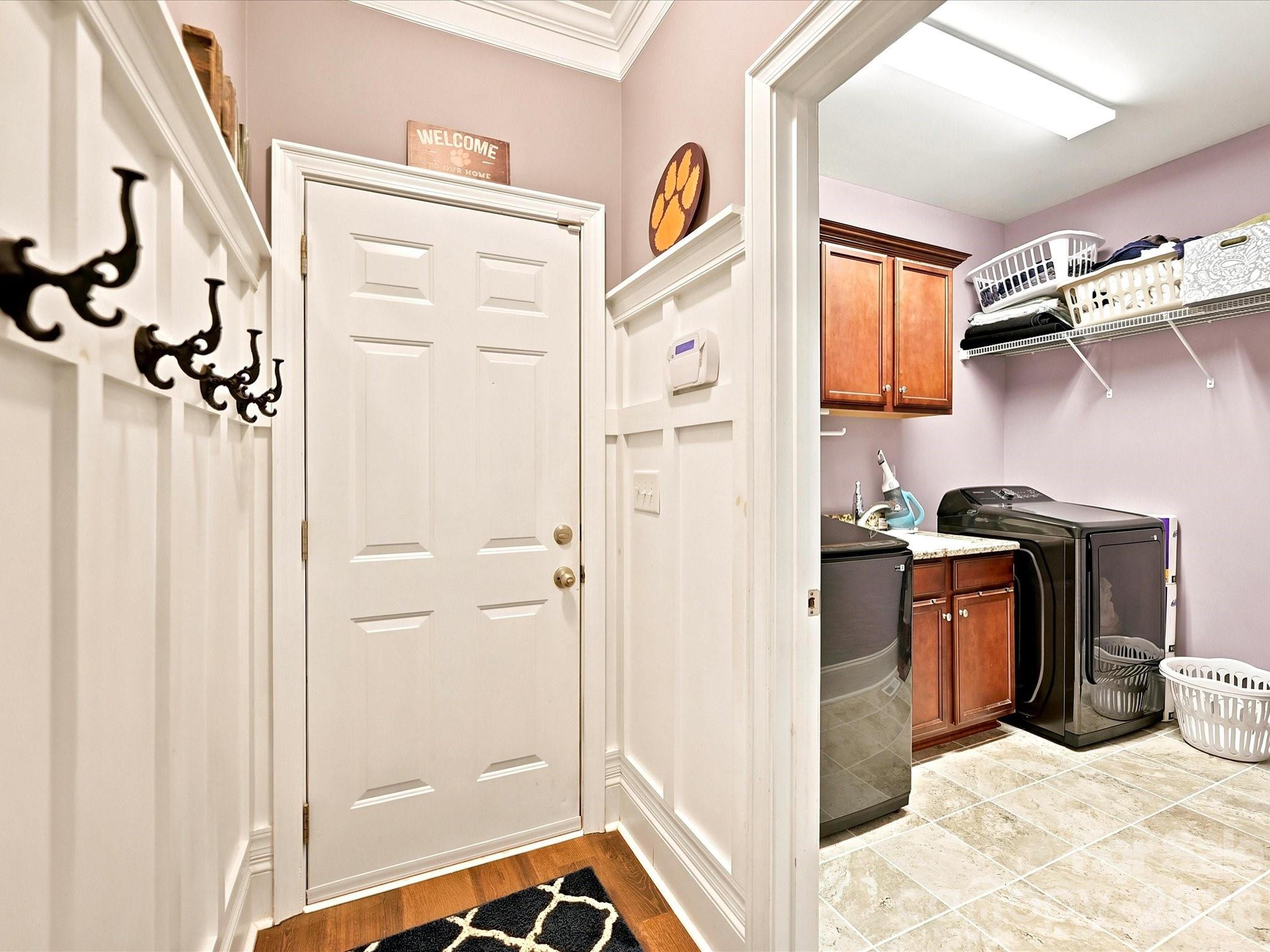 305 Spurs Court Property Photo 24