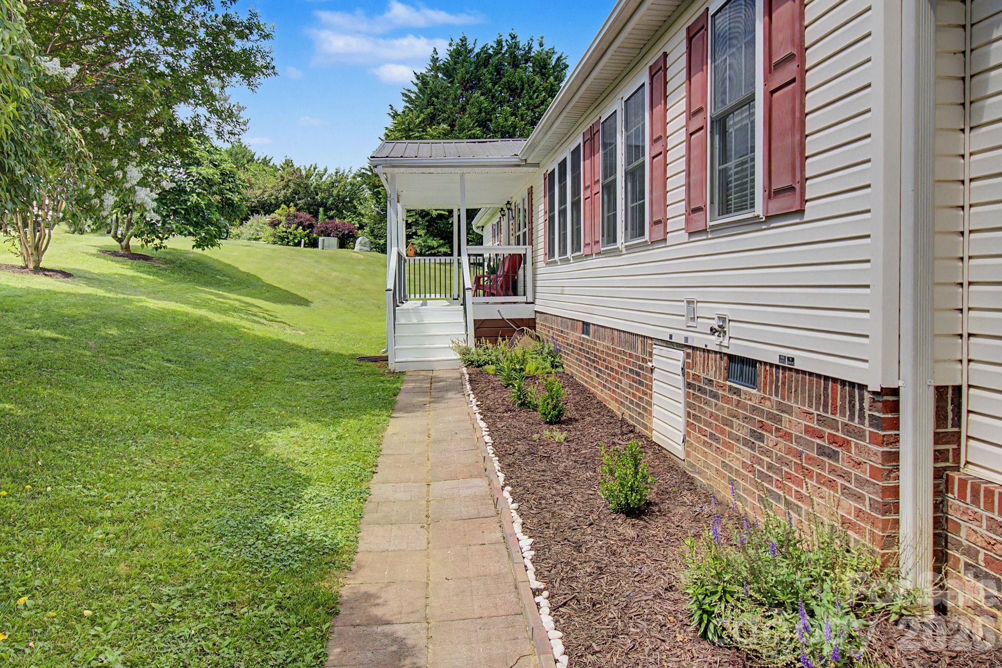 22 Sweet Briar Path Way Property Photo 24