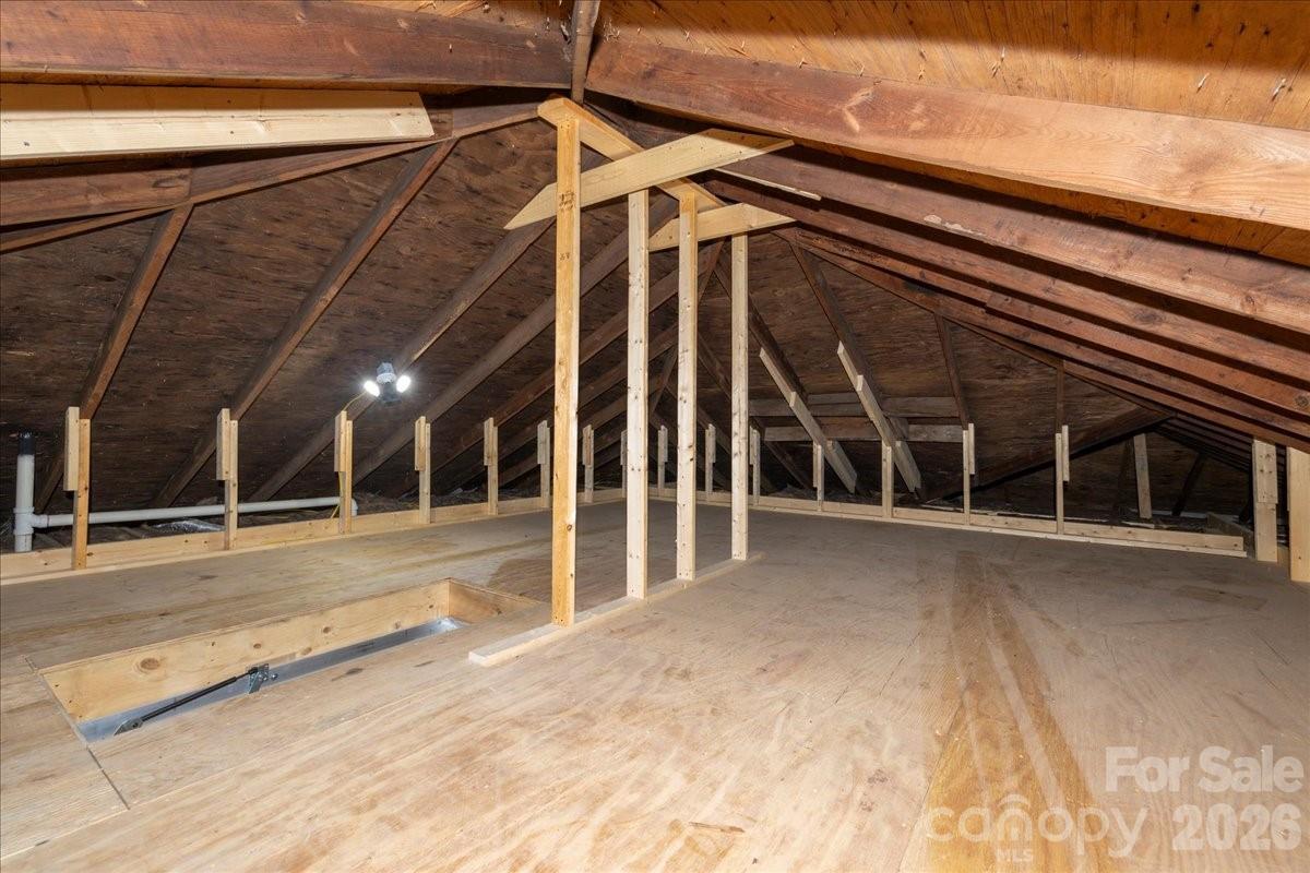 404 Williamson Street Property Photo 33
