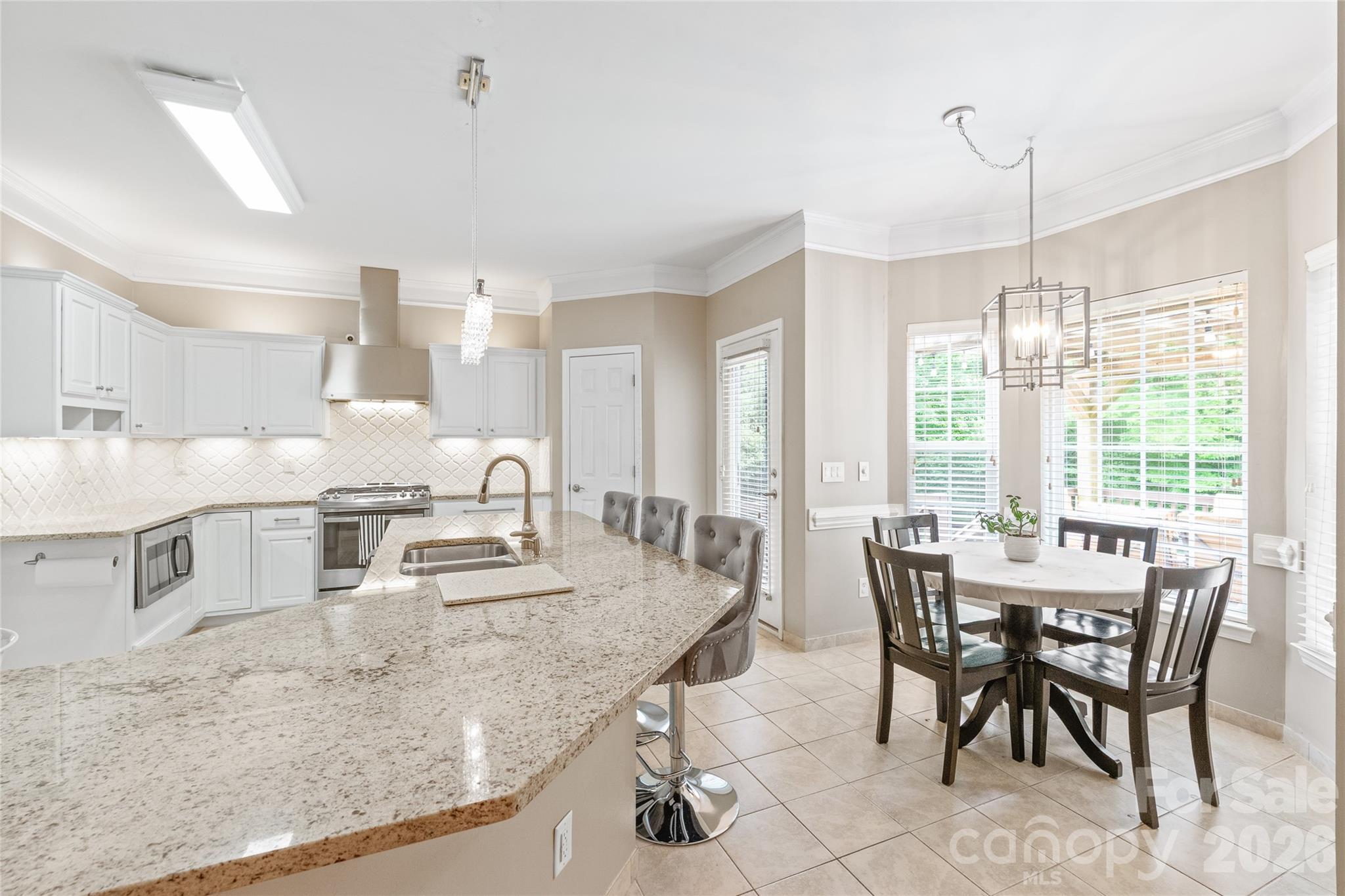 11786 Crossroads Place Property Photo 12