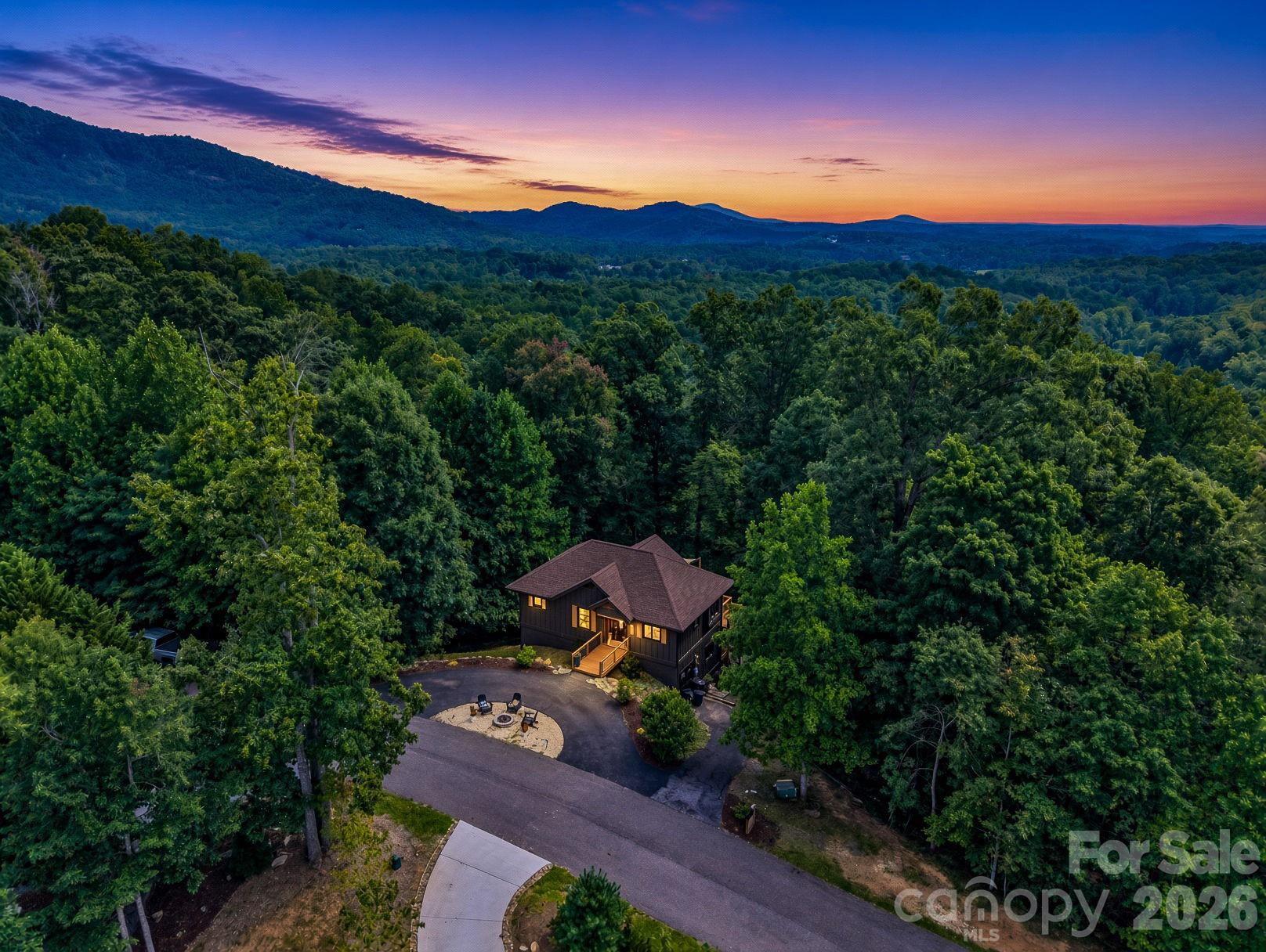 274 Hawks Nest Trail Property Photo 3