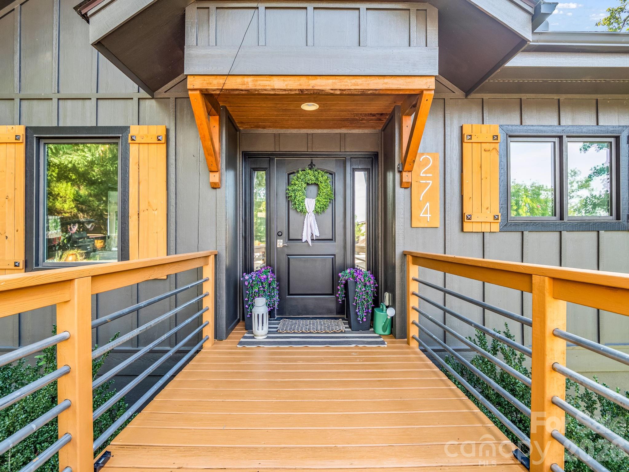 274 Hawks Nest Trail Property Photo 12