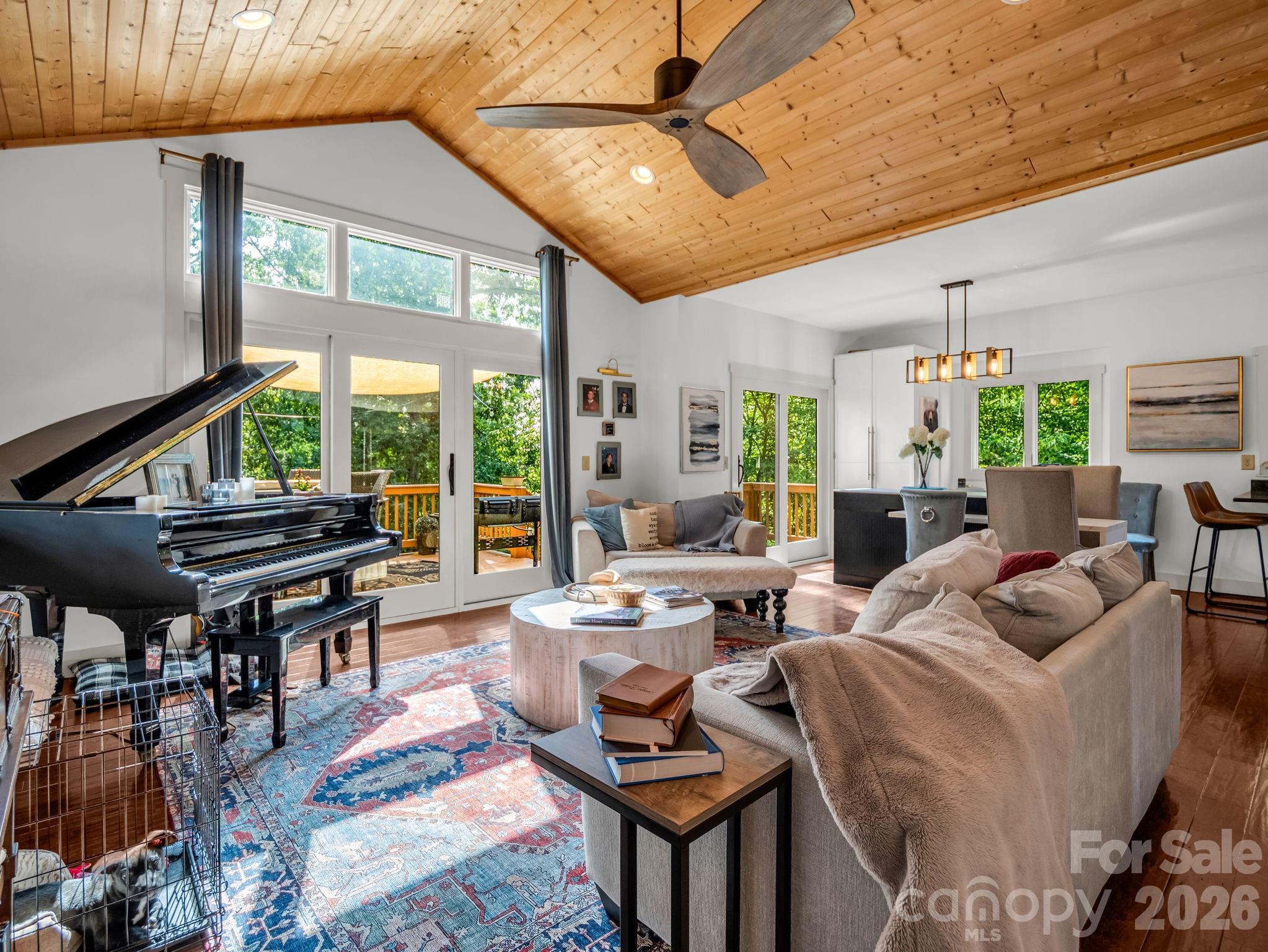 274 Hawks Nest Trail Property Photo 14