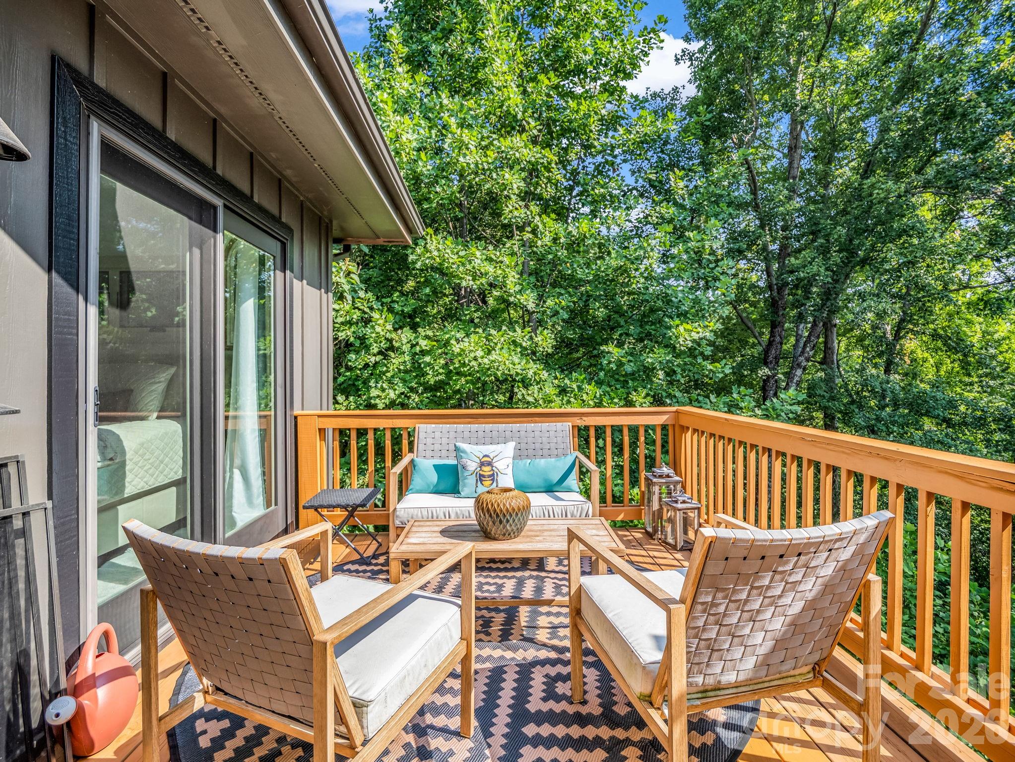 274 Hawks Nest Trail Property Photo 30