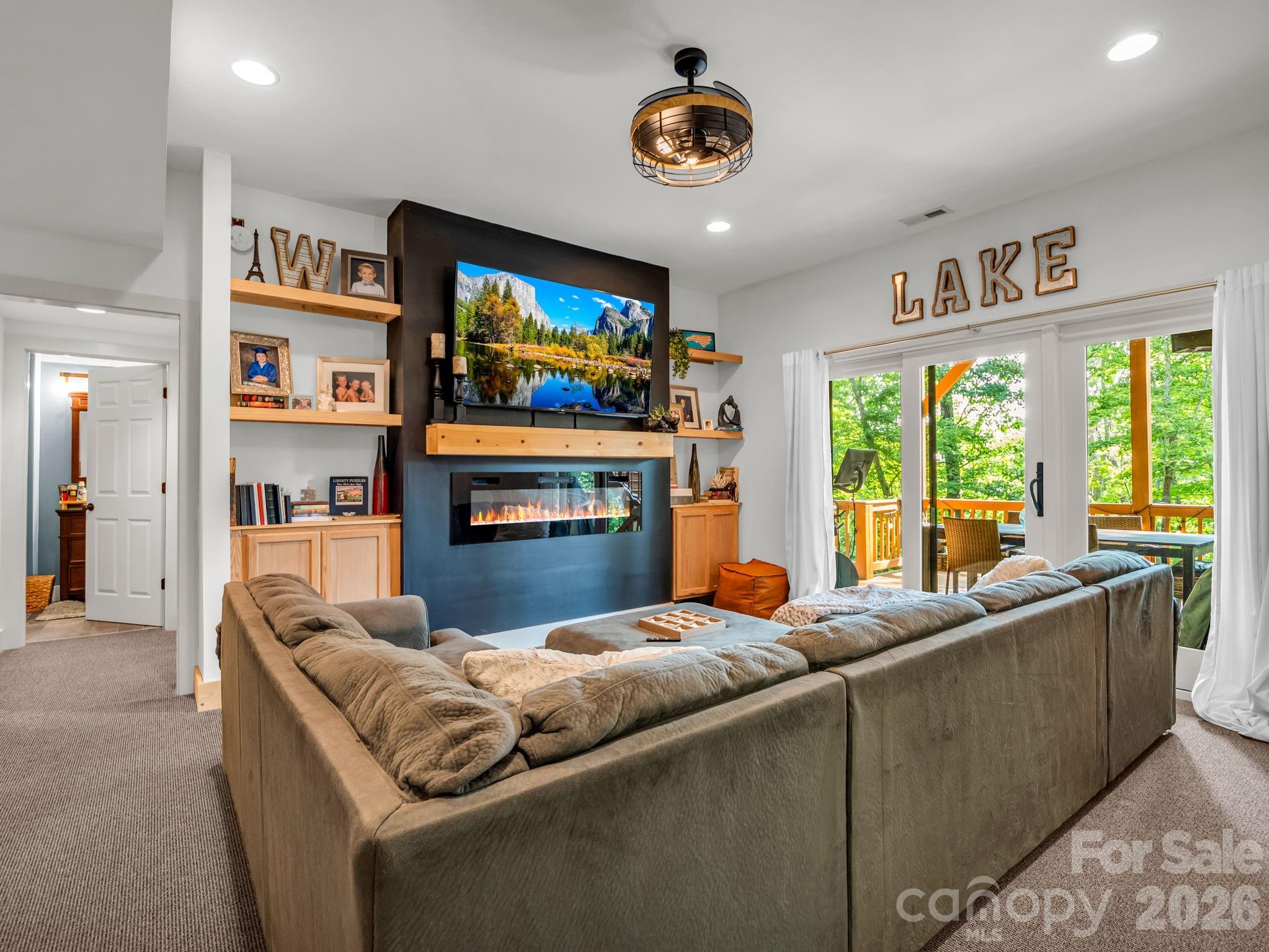 274 Hawks Nest Trail Property Photo 32