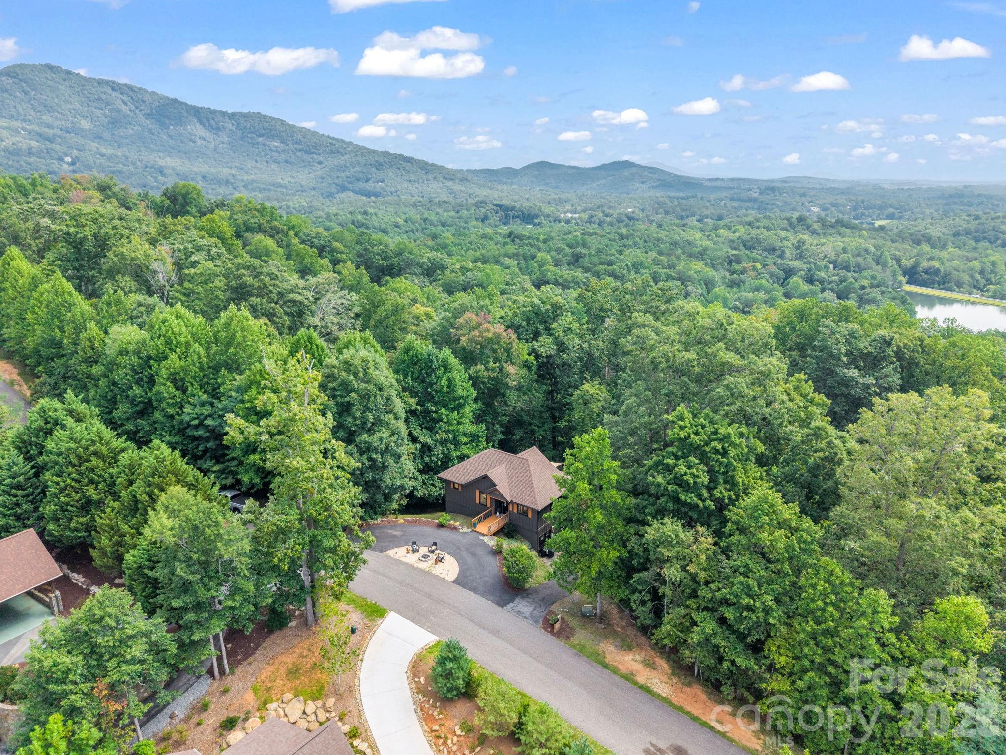 274 Hawks Nest Trail Property Photo 46
