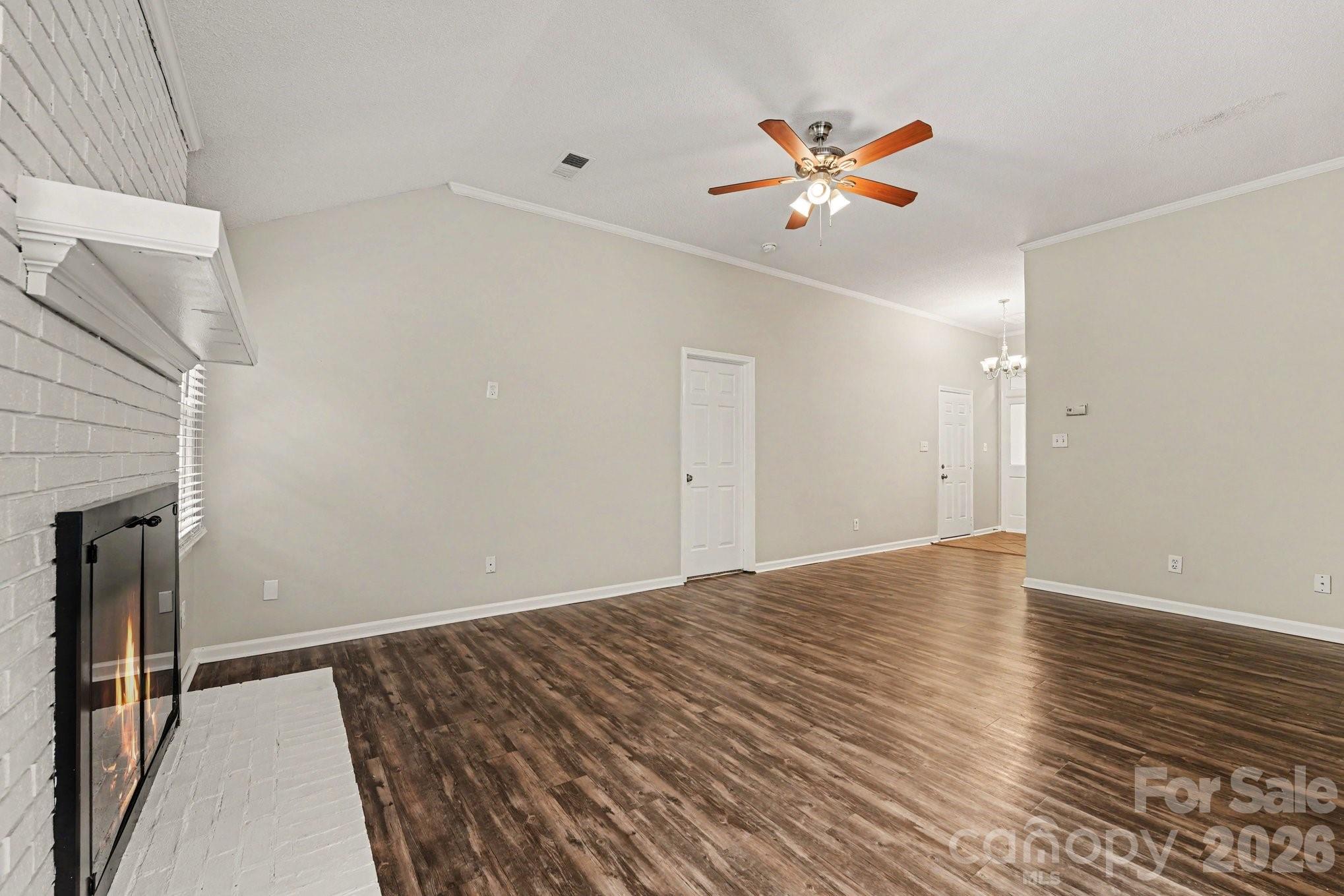 4106 Woodbury Terrace Property Photo 3