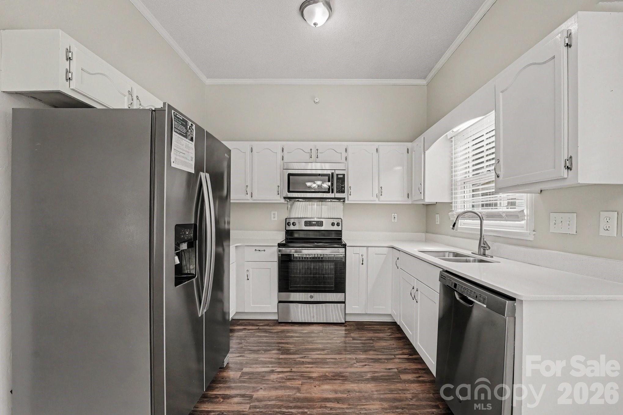 4106 Woodbury Terrace Property Photo 6